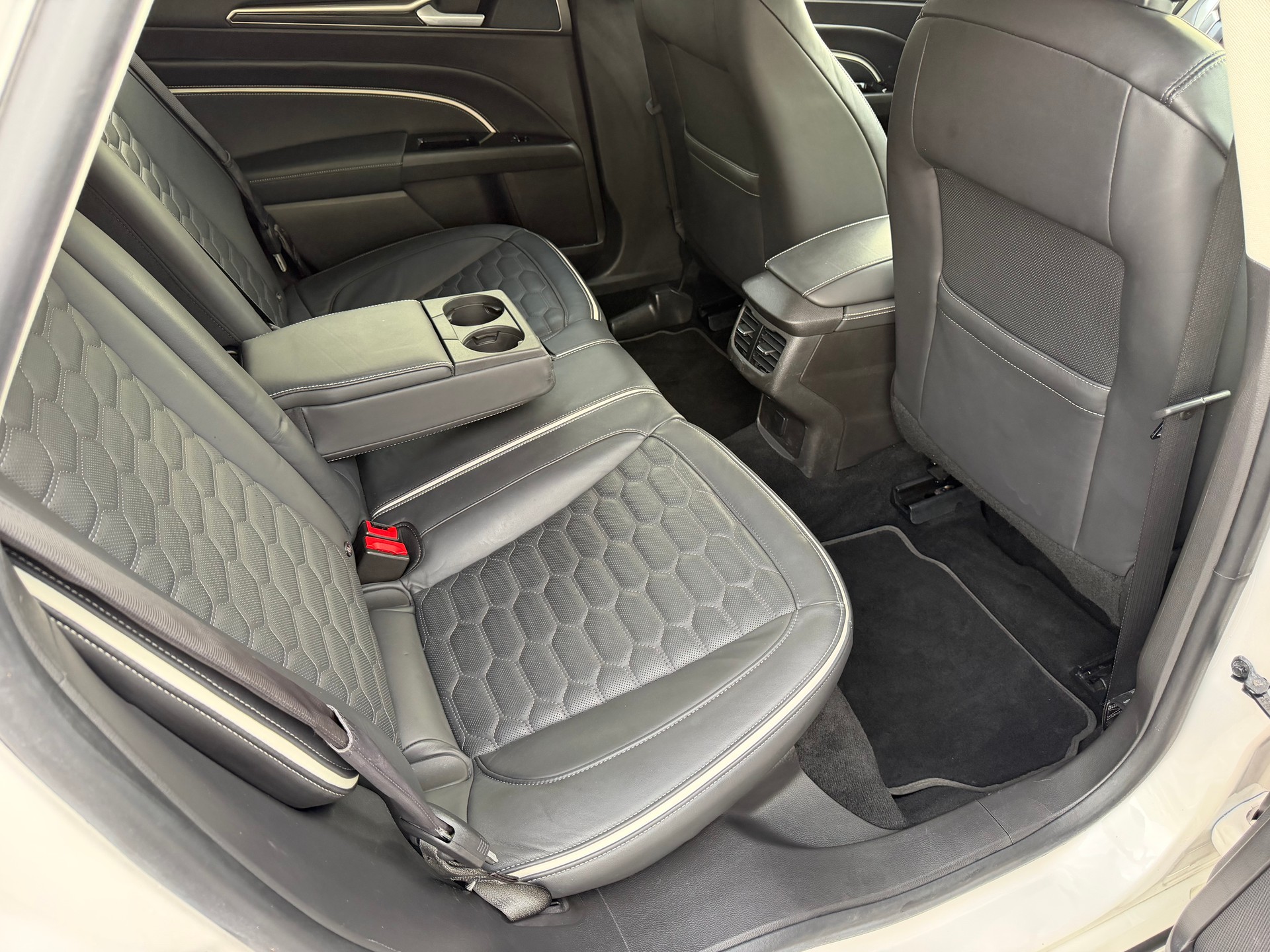 FORD Mondeo 2.0 HEV Vignale eCVT-image-12