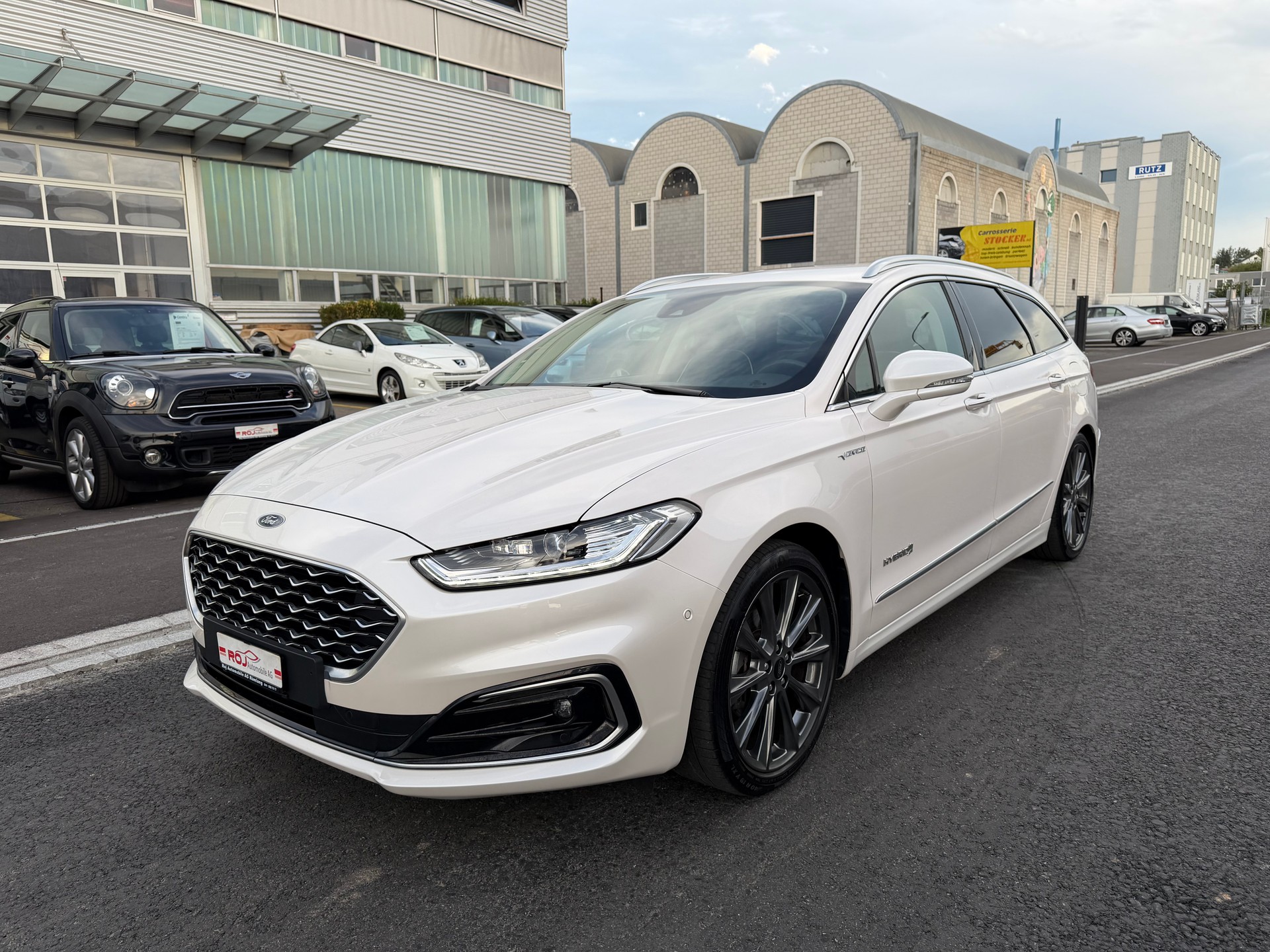 FORD Mondeo 2.0 HEV Vignale eCVT-showroom-element-1
