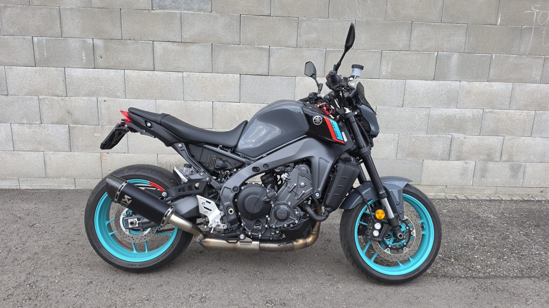 YAMAHA MT-09-image-1