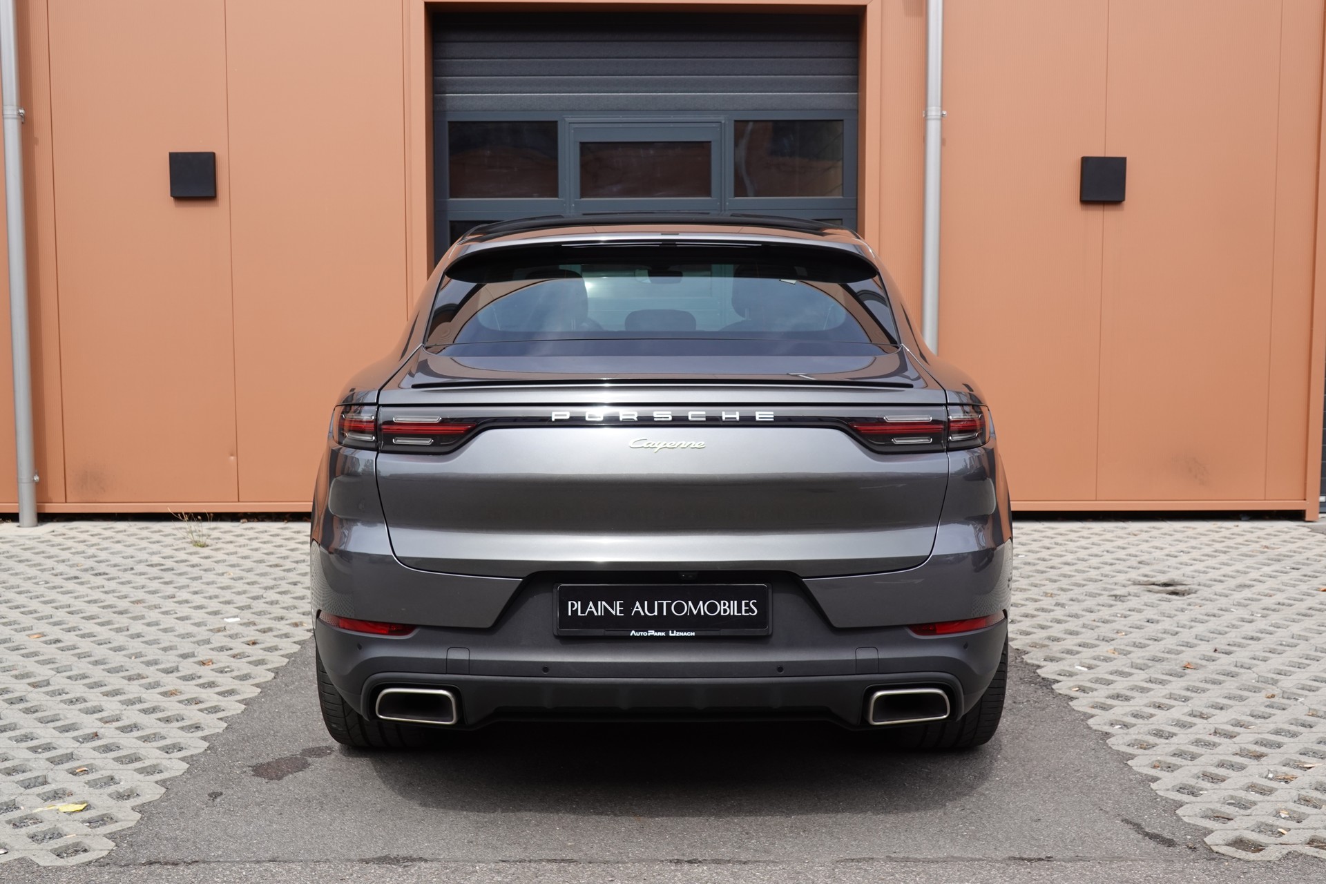 PORSCHE Cayenne Coupé E-Hybrid "*CH Auto * Sièges Chauffants * Tempomat Adaptatif * Caméra 360' * Phares LED*"-image-7