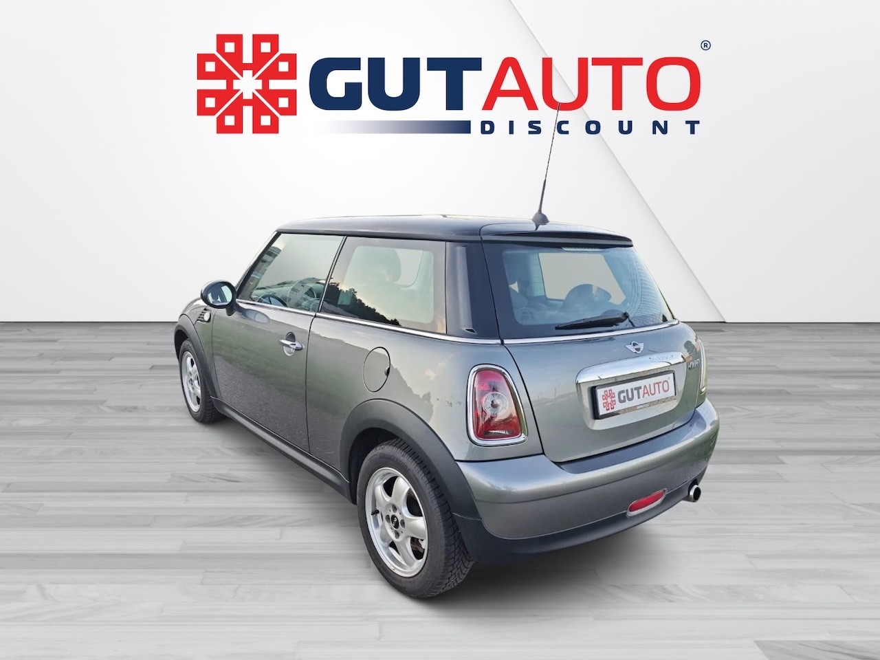 MINI Cooper-showroom-element-2