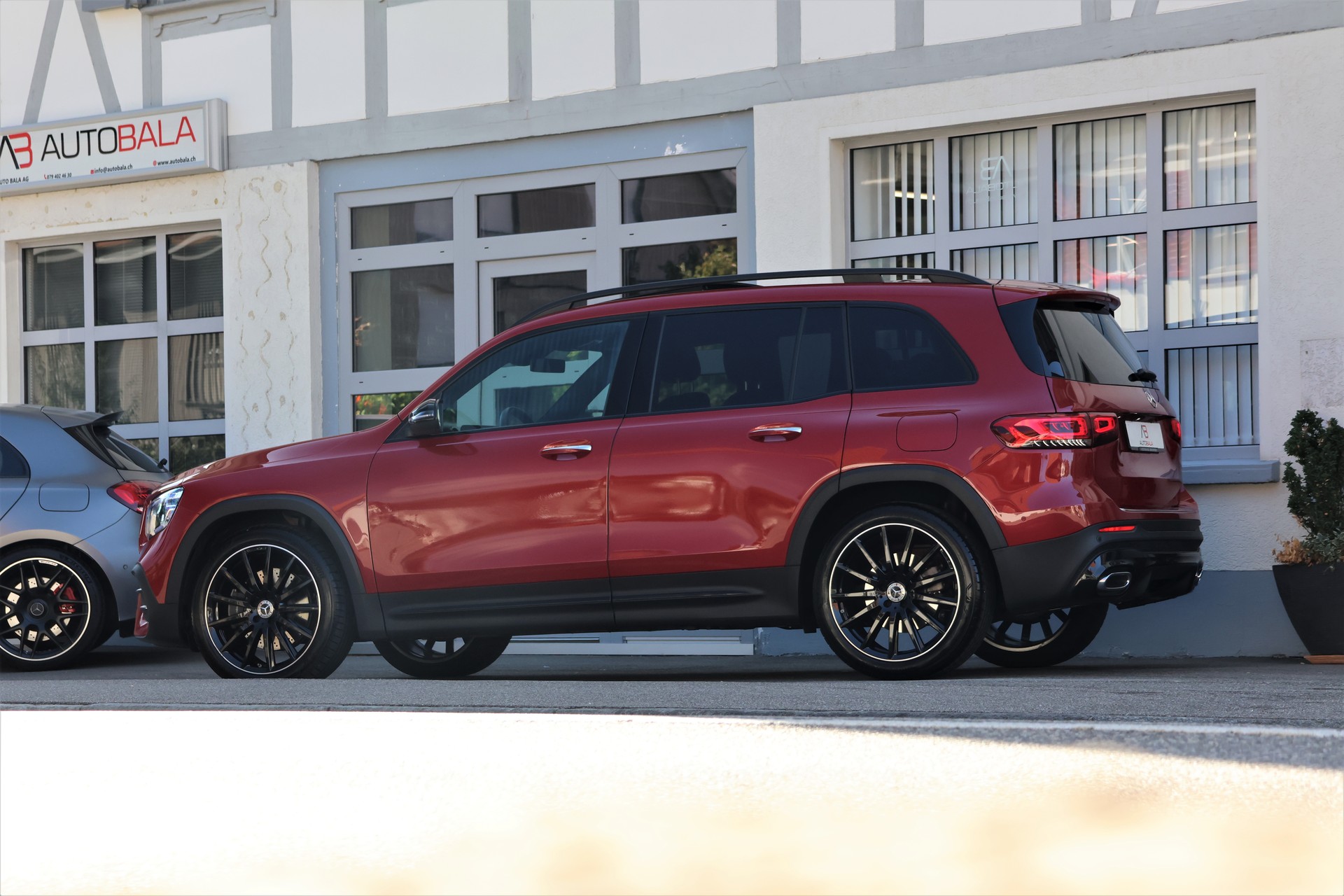 MERCEDES-BENZ GLB 220 d 4Matic AMG Line 8G-Tronic (CH) + 2.0T AHK-showroom-element-3