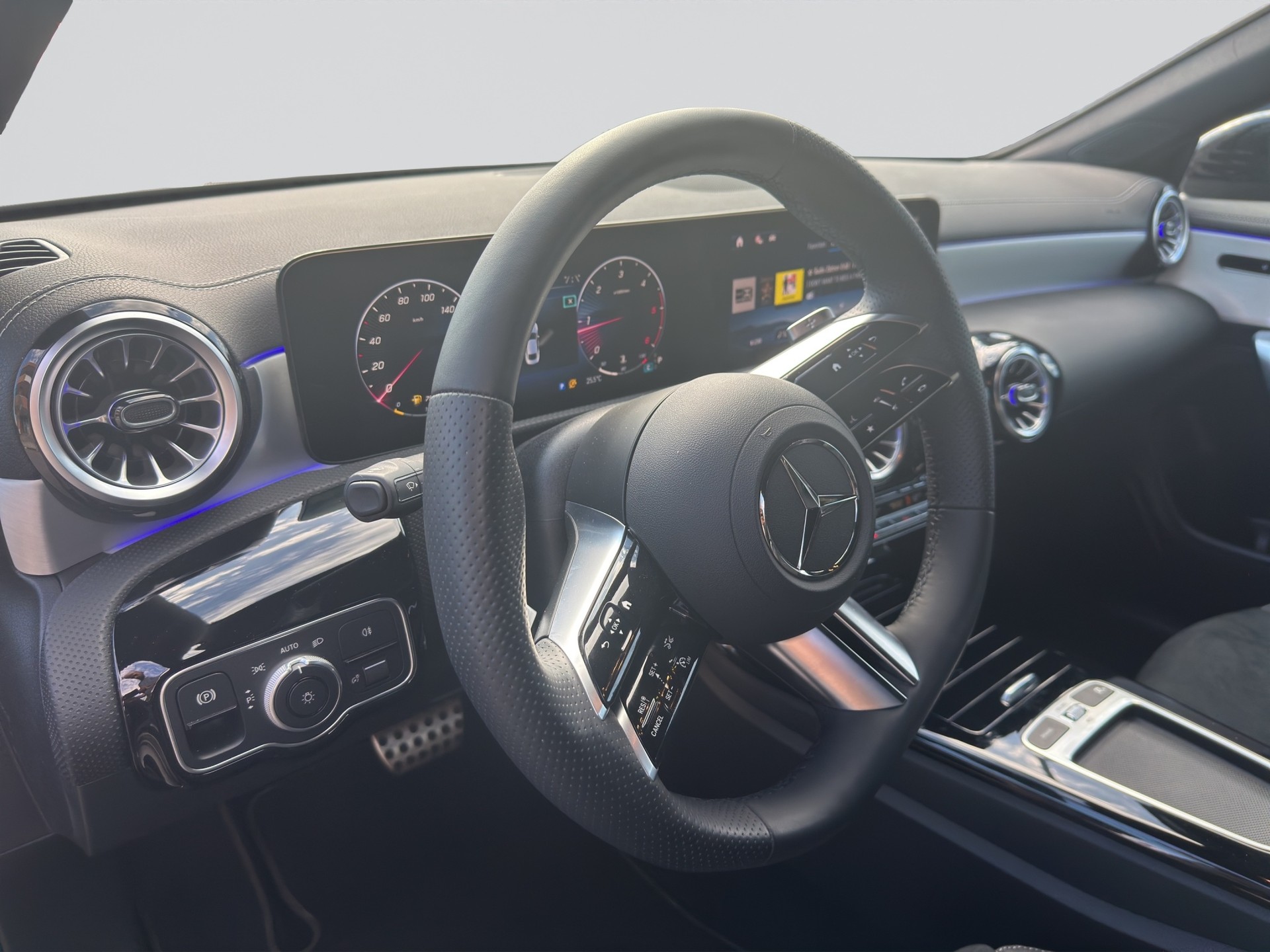 MERCEDES-BENZ CLA 200 d 8G-DCT AMG Edition Night-image-6