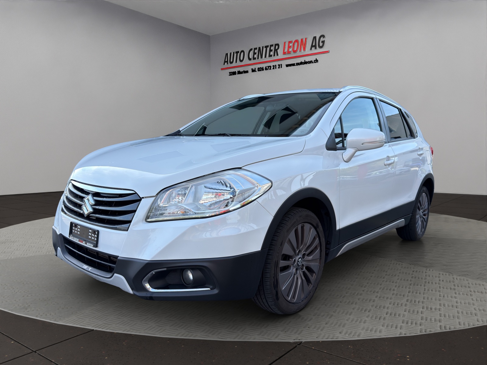 SUZUKI SX4 S-Cross 1.6 TD PizSulai 4WD TCSS-showroom-element-1