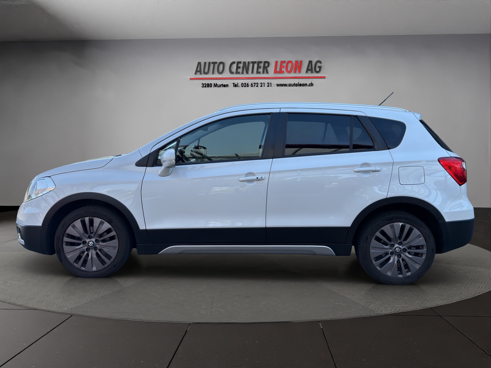 SUZUKI SX4 S-Cross 1.6 TD PizSulai 4WD TCSS-showroom-element-2