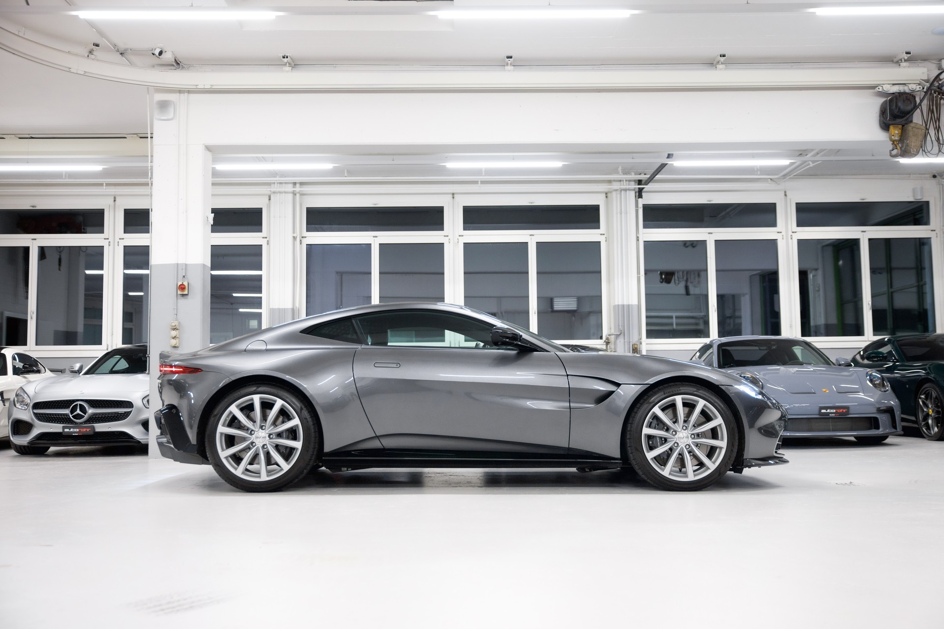 ASTON MARTIN V8 Vantage 4.0 Coupé-showroom-element-3