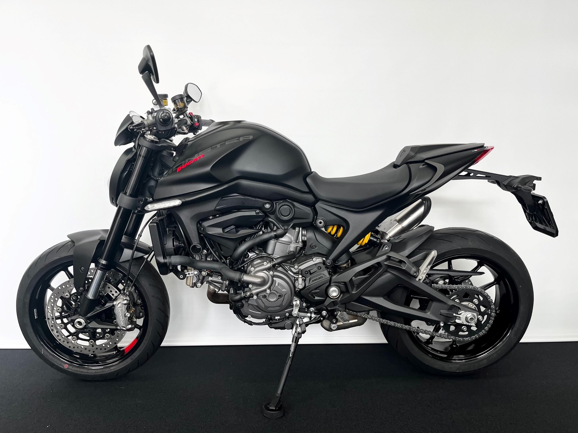 DUCATI Monster + 937 Dark Staealth-image-1