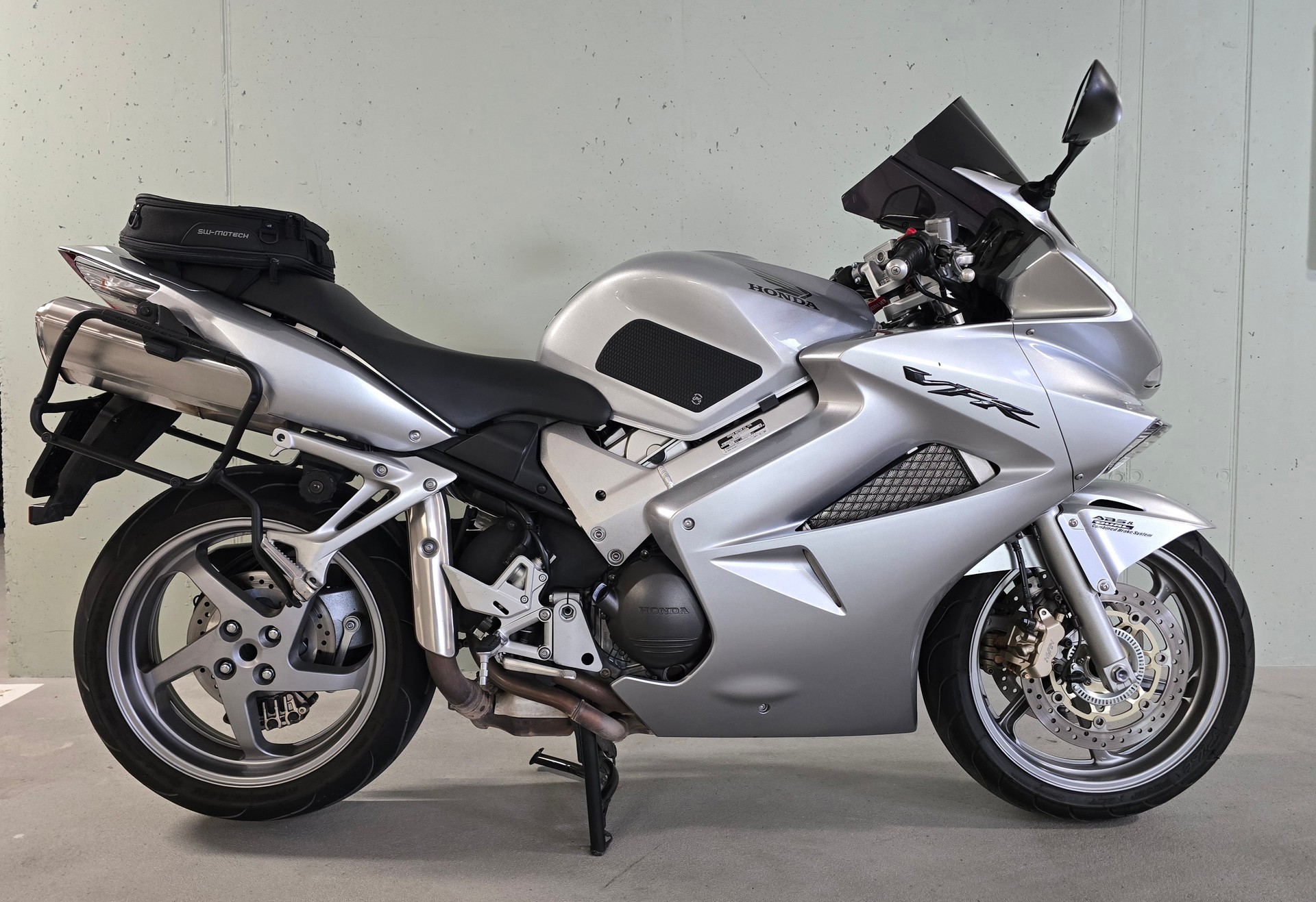 HONDA VFR 800 FI ABS-image-0