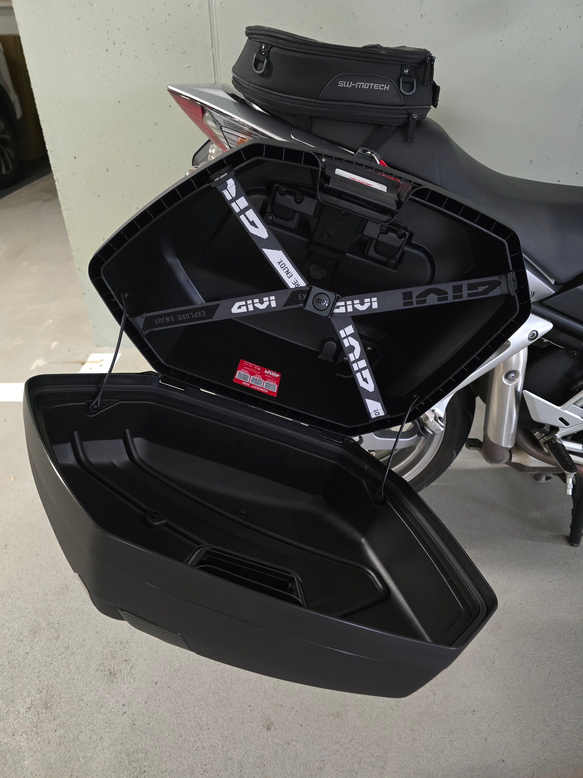 HONDA VFR 800 FI ABS-image-15