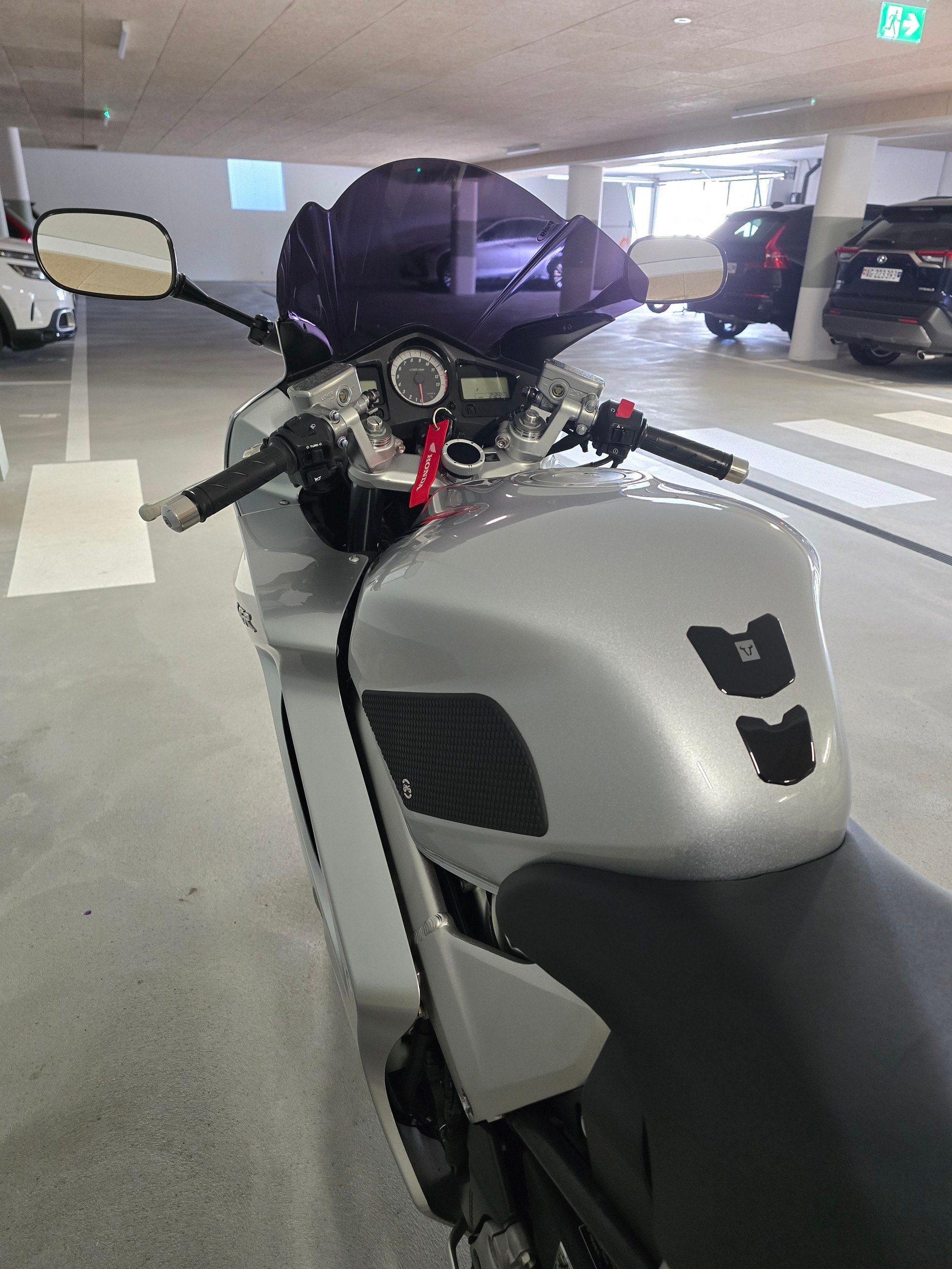 HONDA VFR 800 FI ABS-image-7