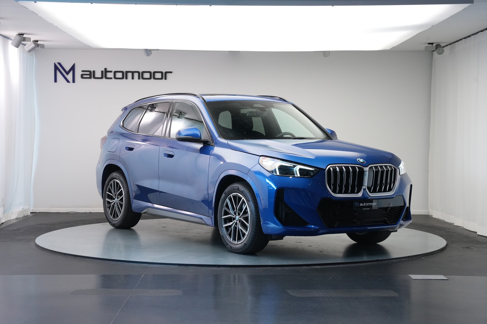 BMW X1 sDrive 18i M Sport *Panorama* *Harman/Kardon* *Werksgarantie*-showroom-element-2