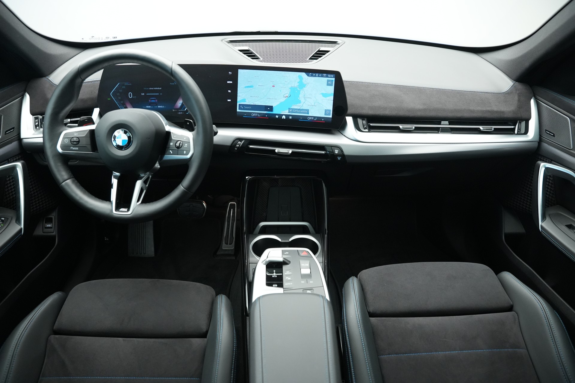 BMW X1 sDrive 18i M Sport *Panorama* *Harman/Kardon* *Werksgarantie*-image-9