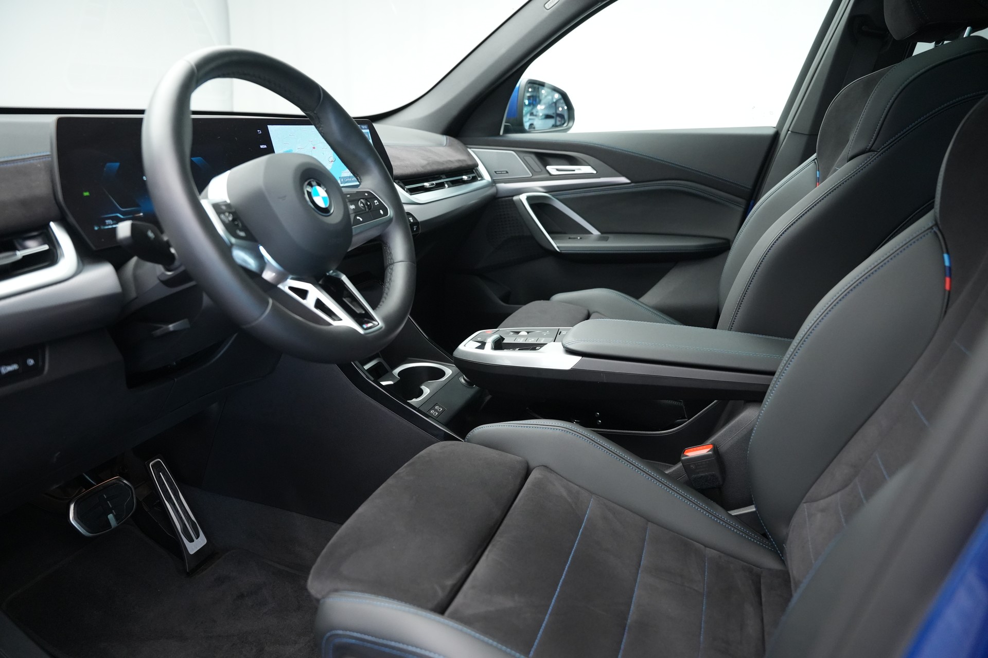 BMW X1 sDrive 18i M Sport *Panorama* *Harman/Kardon* *Werksgarantie*-image-10