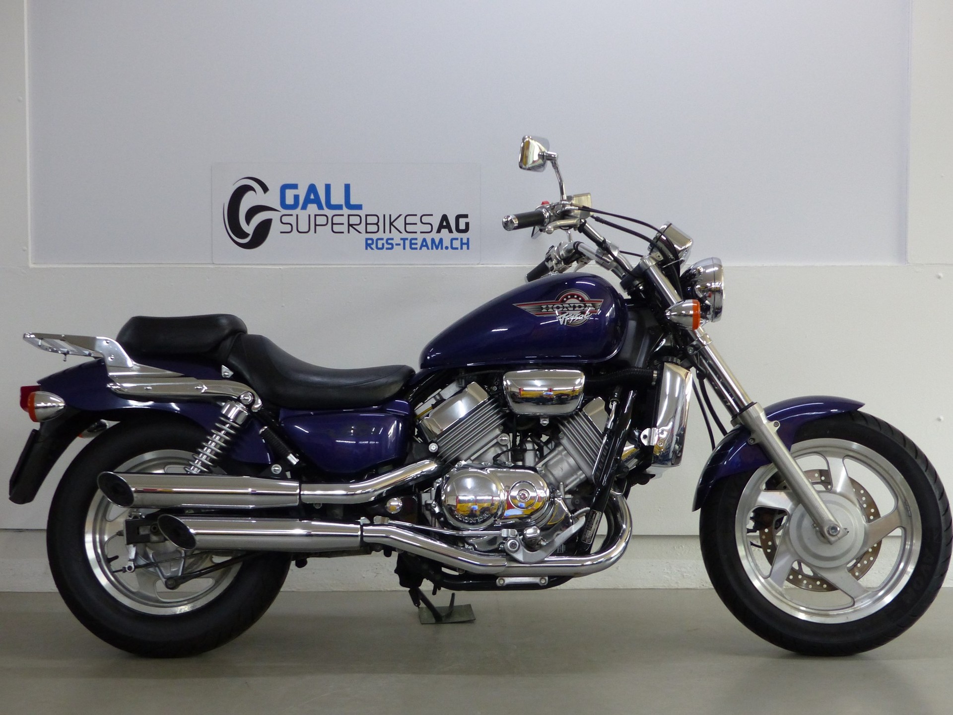 HONDA VF 750 C Magna-image-0