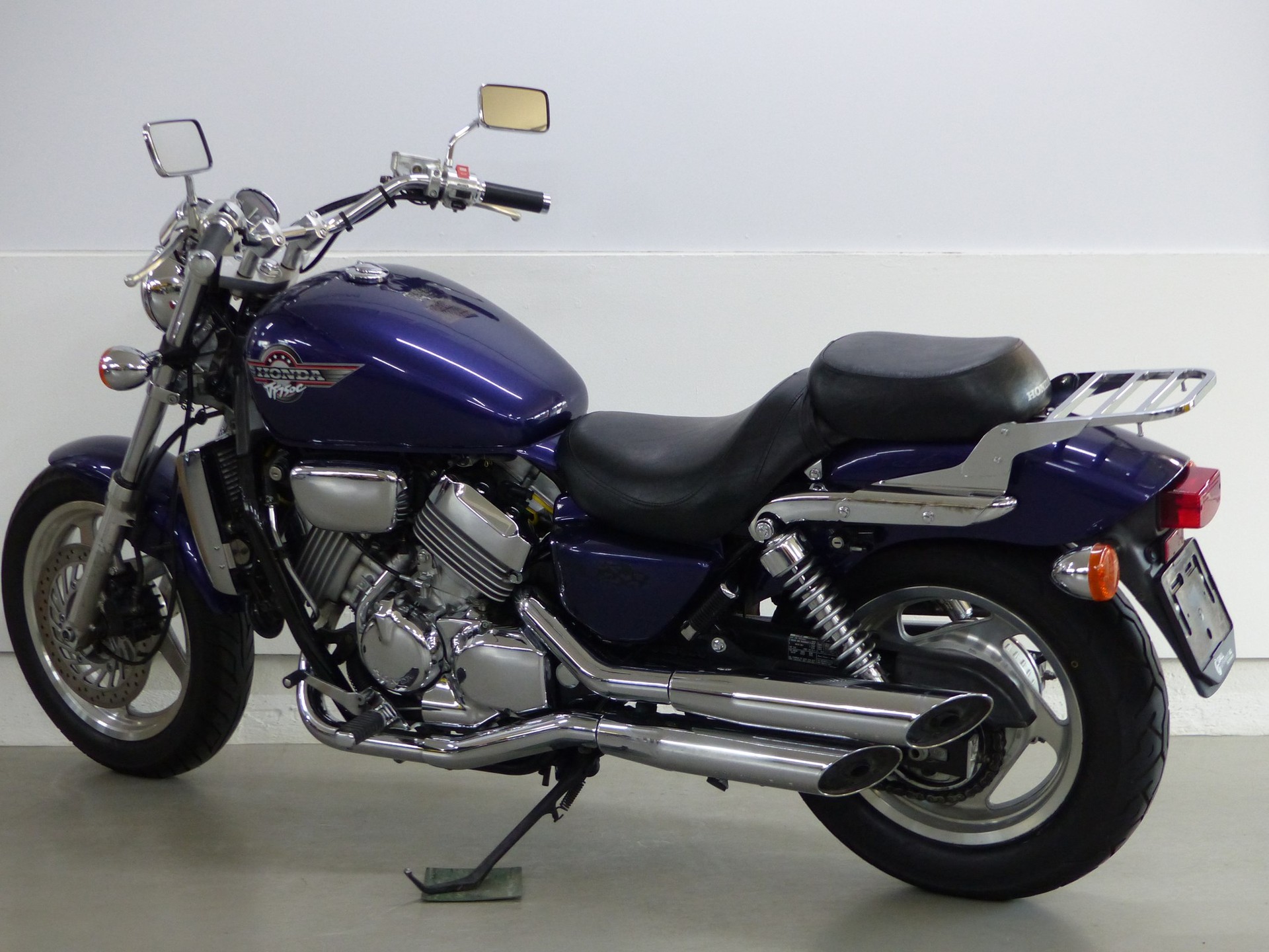 HONDA VF 750 C Magna-image-3