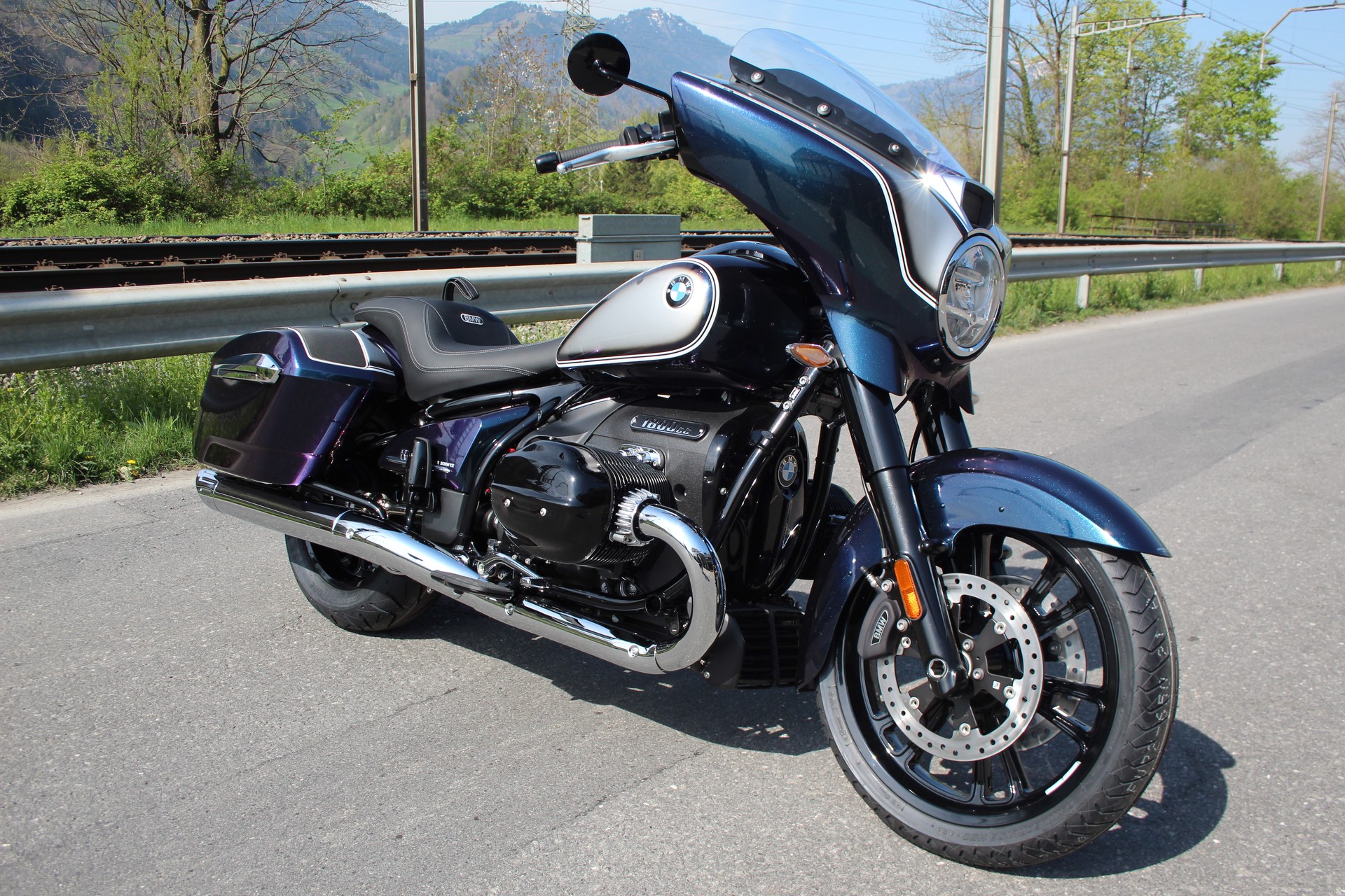 BMW R 18 B (Bagger)-showroom-element-1