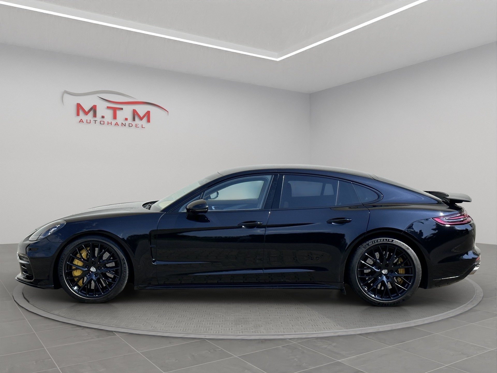PORSCHE Panamera 4S Diesel PDK-image-4