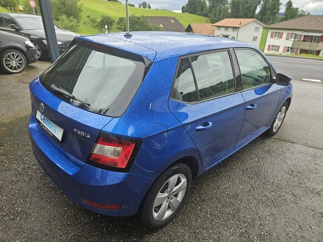 SKODA Fabia 1.0 MPI Ambition-image-3