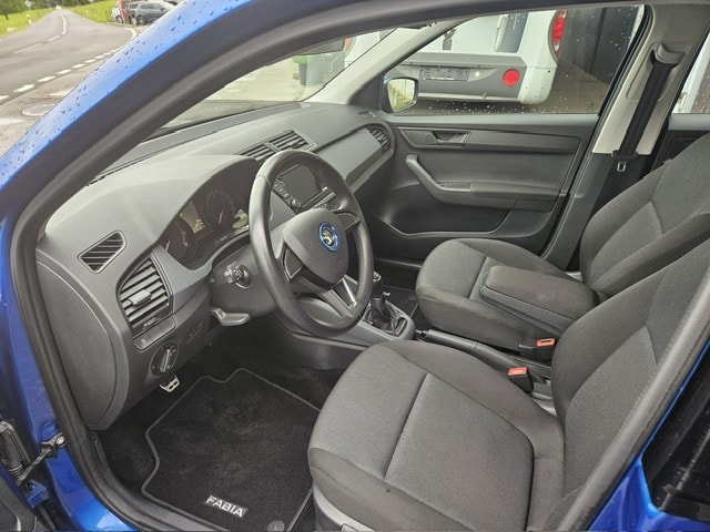 SKODA Fabia 1.0 MPI Ambition-image-5
