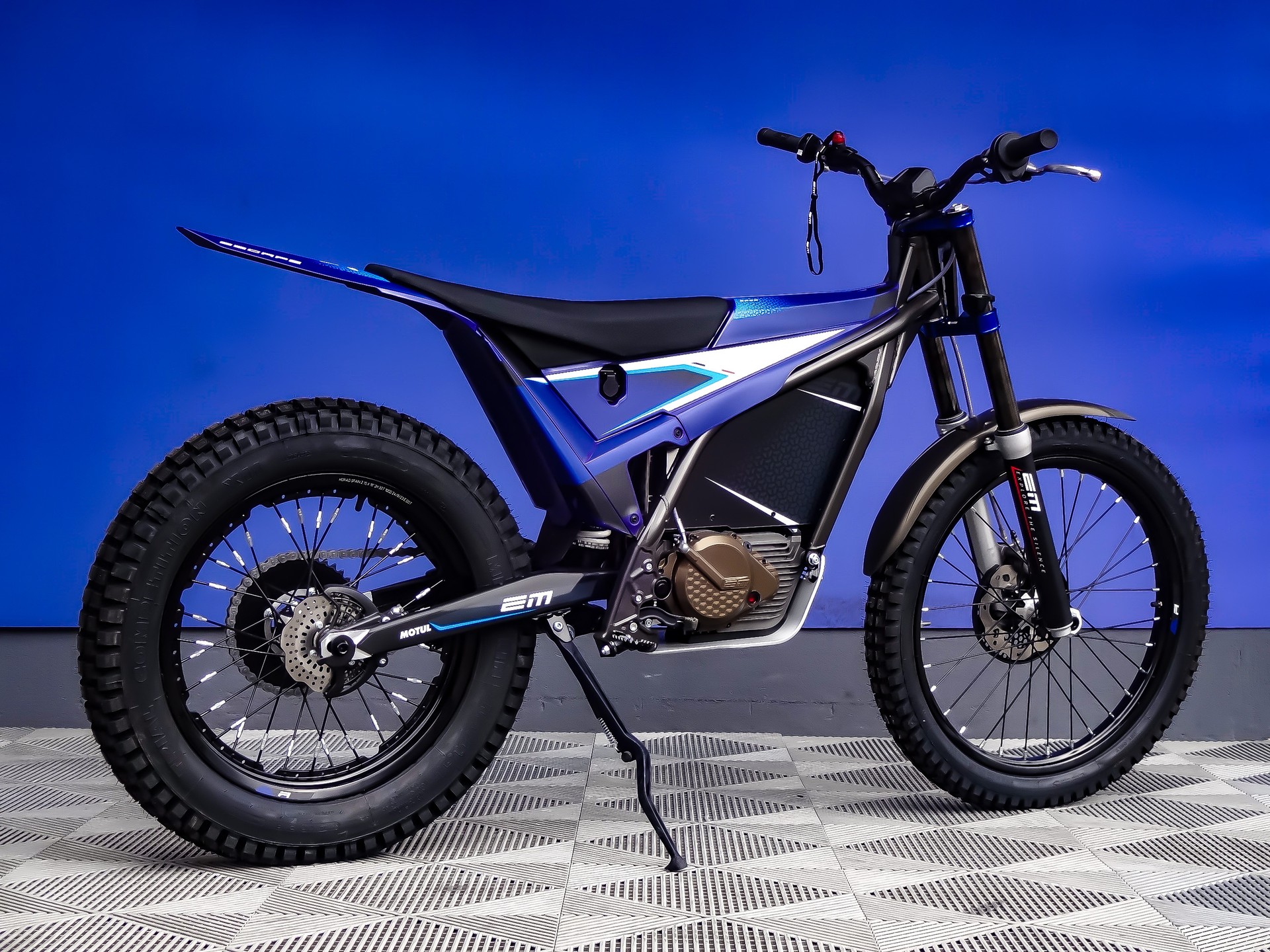 ELECTRIC MOTION Escape R-image-6