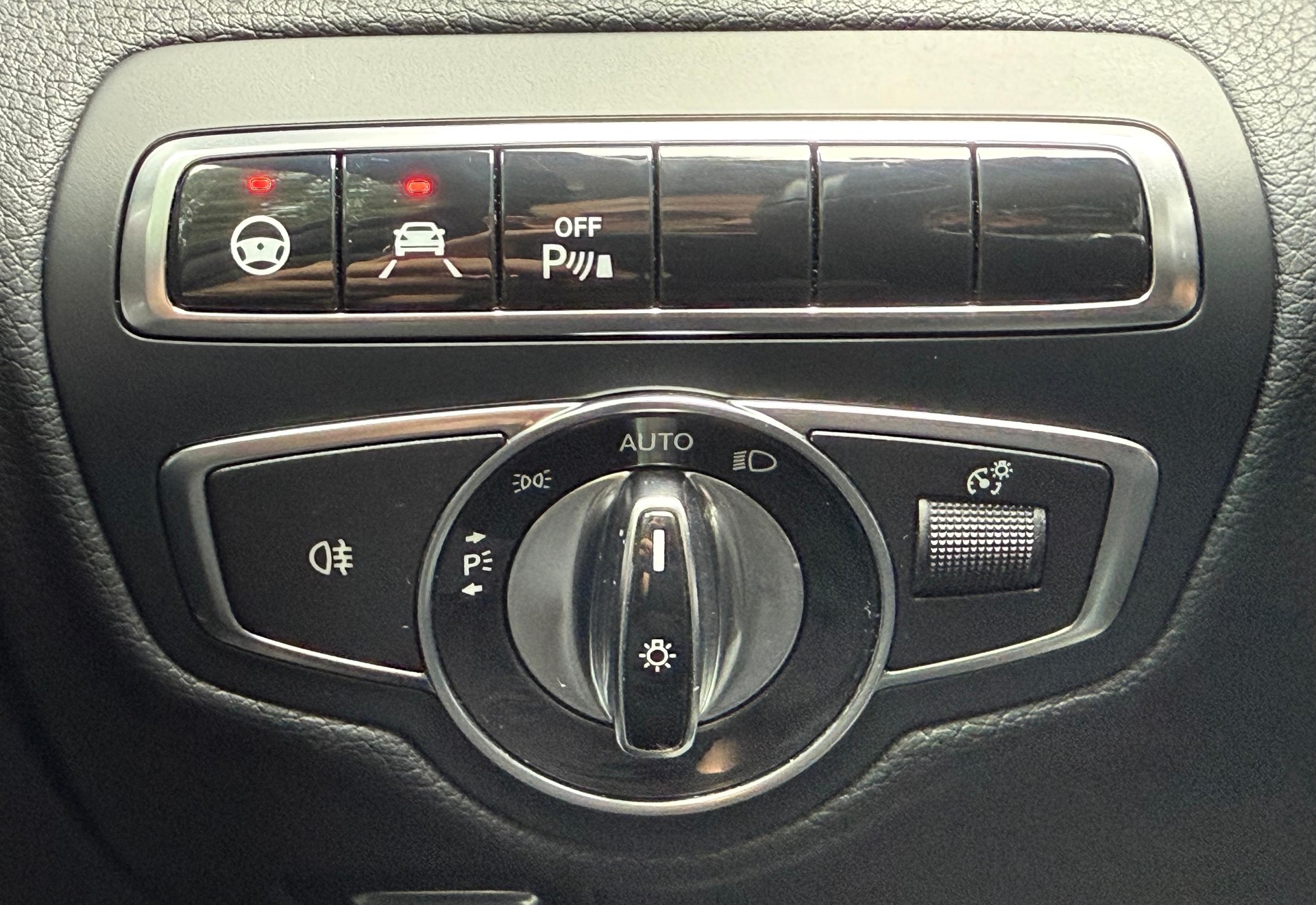 MERCEDES-BENZ C 400 Avantgarde 4Matic 7G-Tronic-image-10