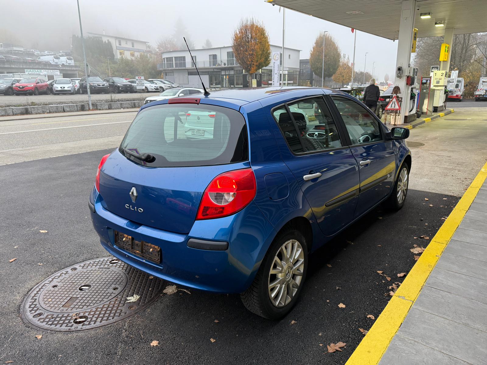 RENAULT Clio 1.2 16V Turbo Dynamique-image-3
