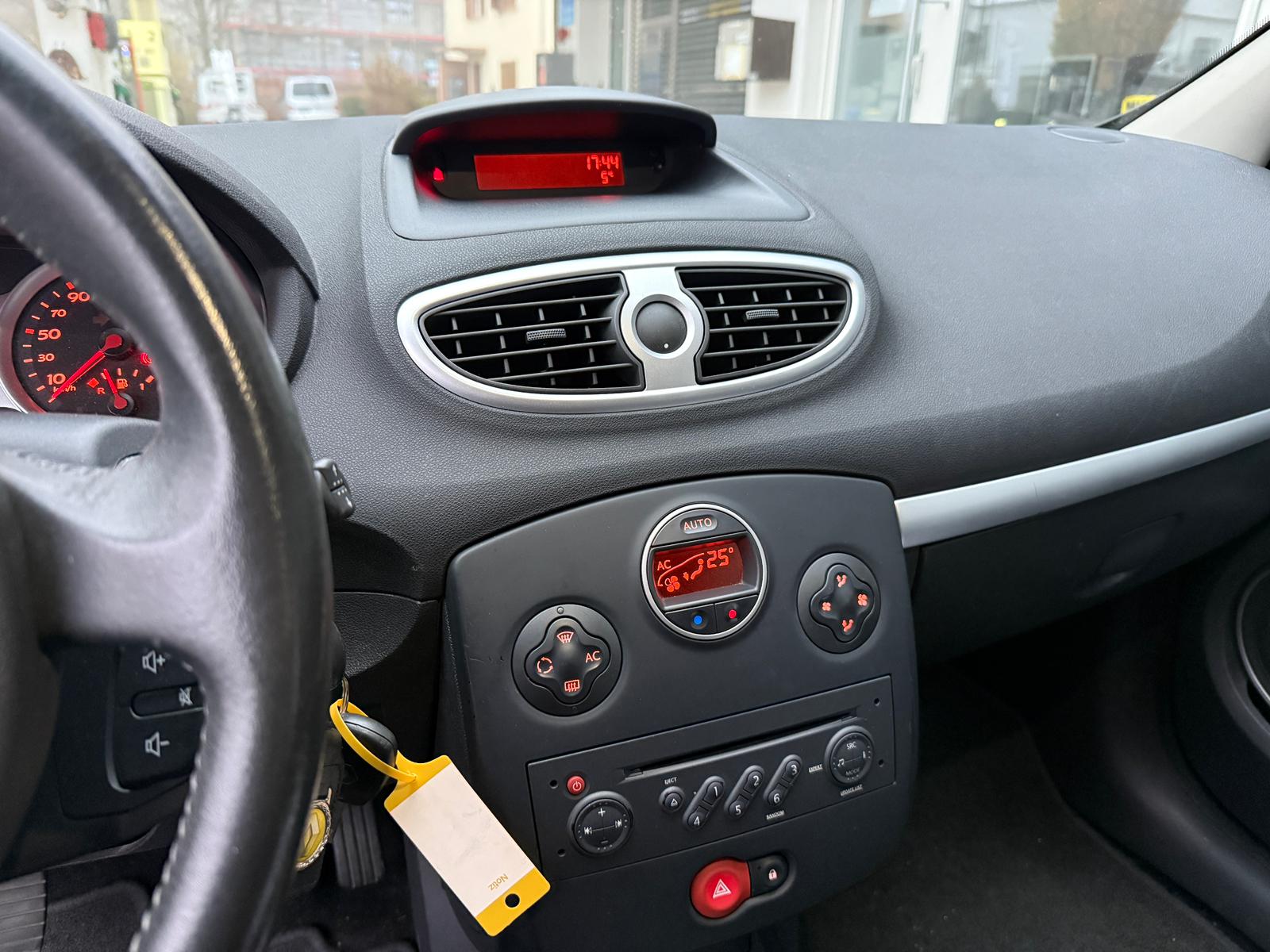 RENAULT Clio 1.2 16V Turbo Dynamique-image-7