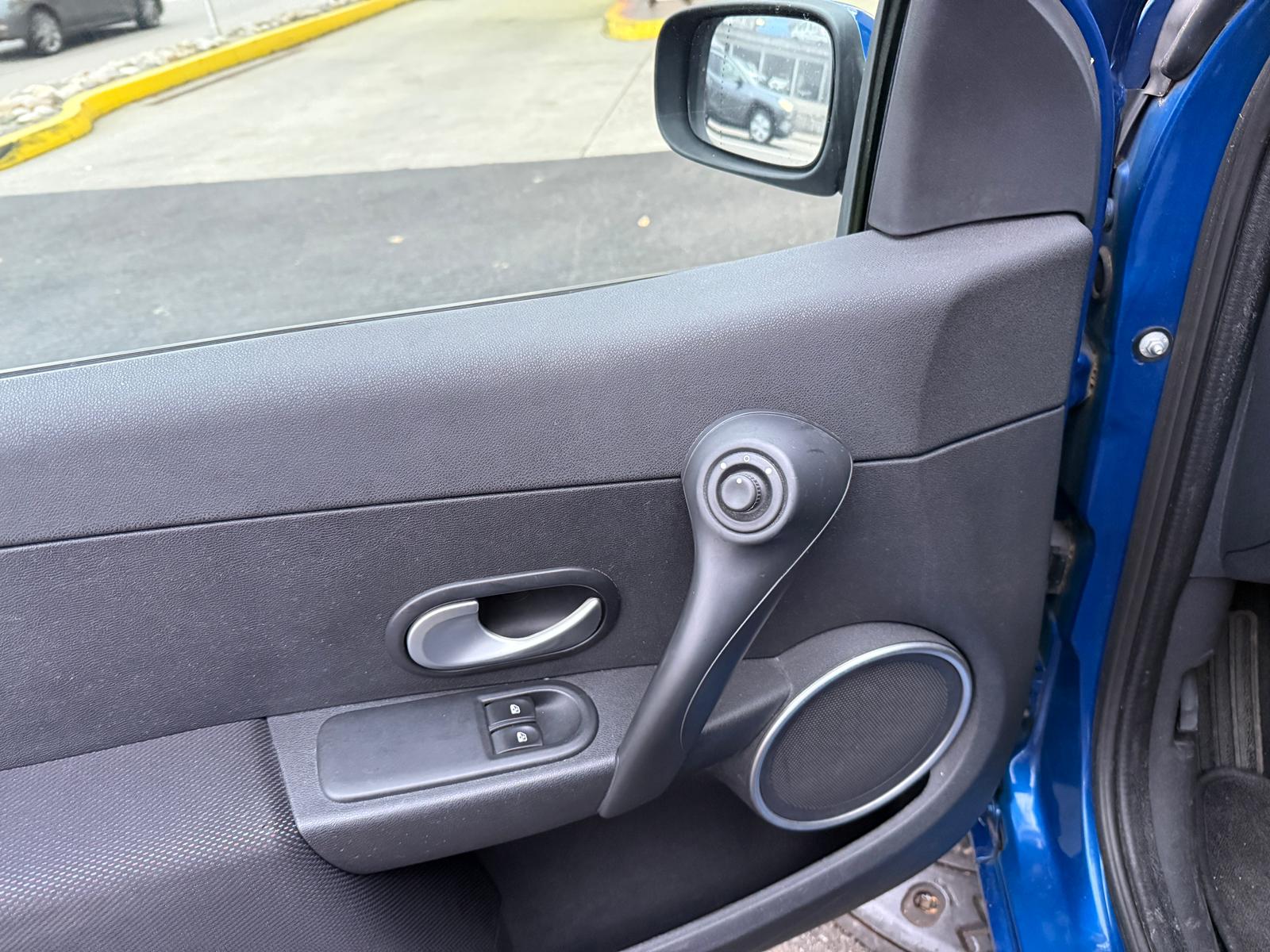 RENAULT Clio 1.2 16V Turbo Dynamique-image-8