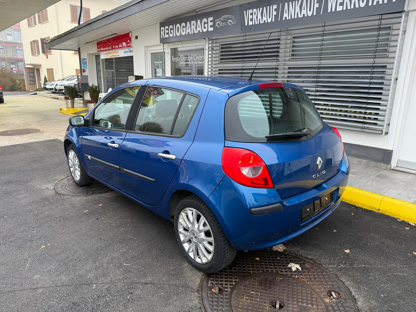 RENAULT Clio 1.2 16V Turbo Dynamique-image-2