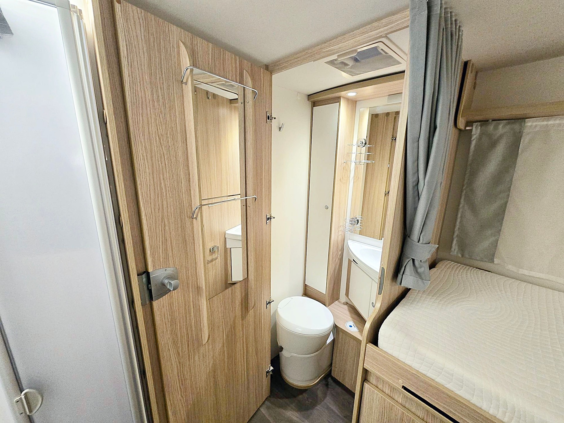 SUNLIGHT I68 ADVENTURE EDITION 2,3 DIESEL 9G-AUTOMAT FIAT DUCATO MJ 140-image-13