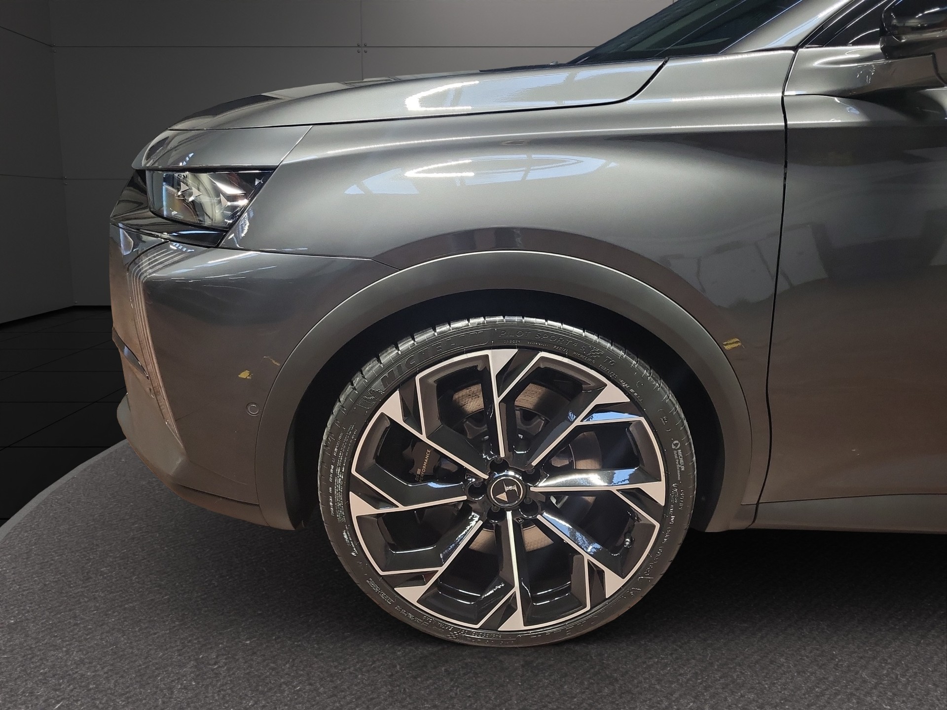 DS AUTOMOBILES DS7 E-Tense 4x4 Performance-showroom-element-3