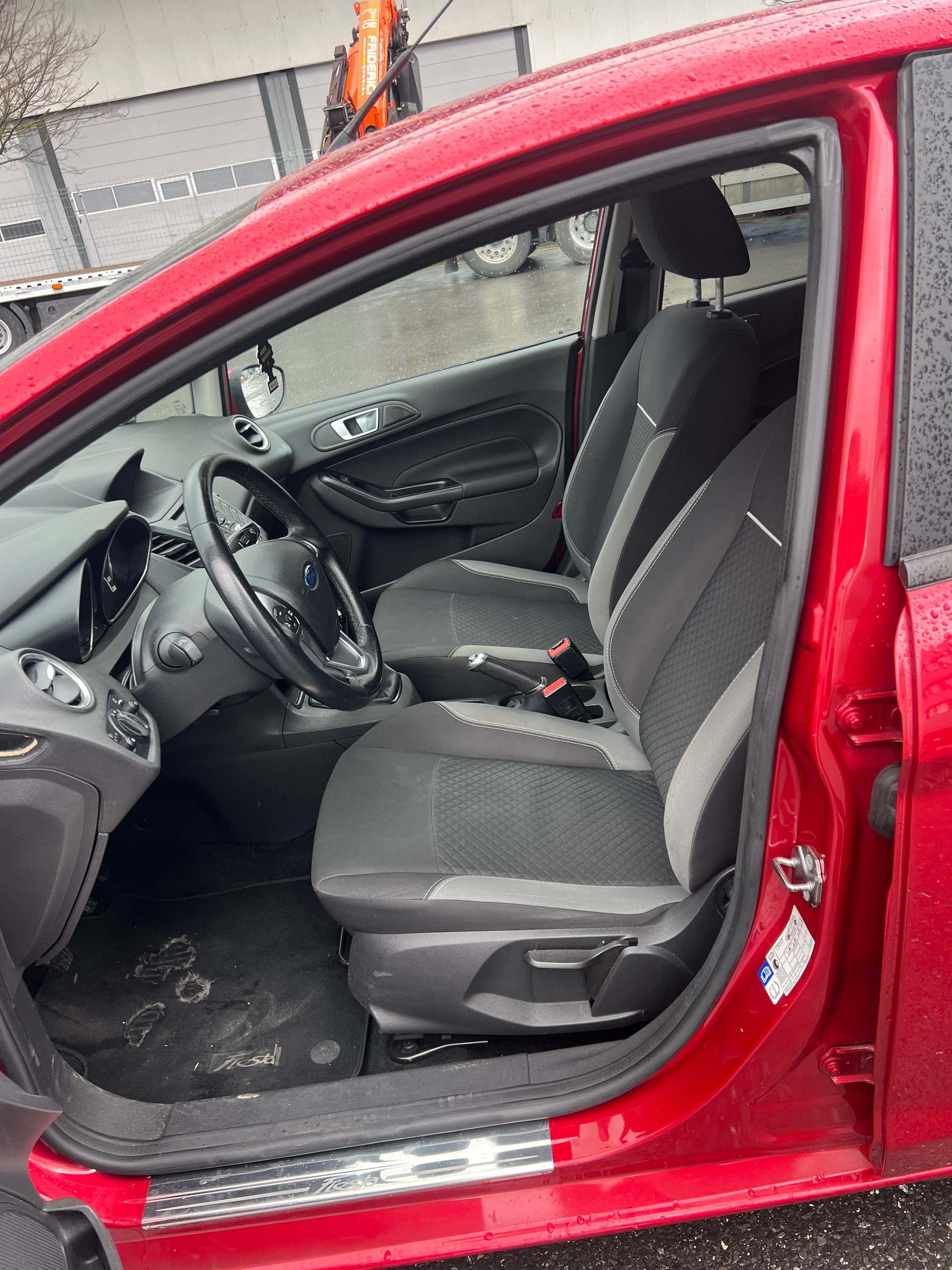 FORD Fiesta 1.0 SCTi Trend-image-9