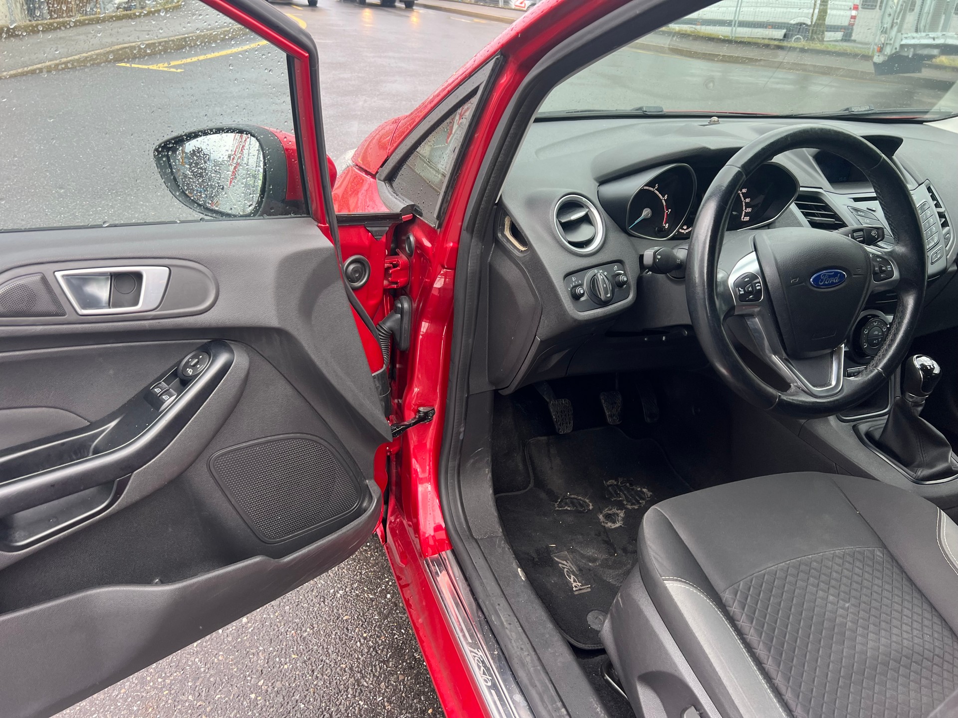 FORD Fiesta 1.0 SCTi Trend-image-8