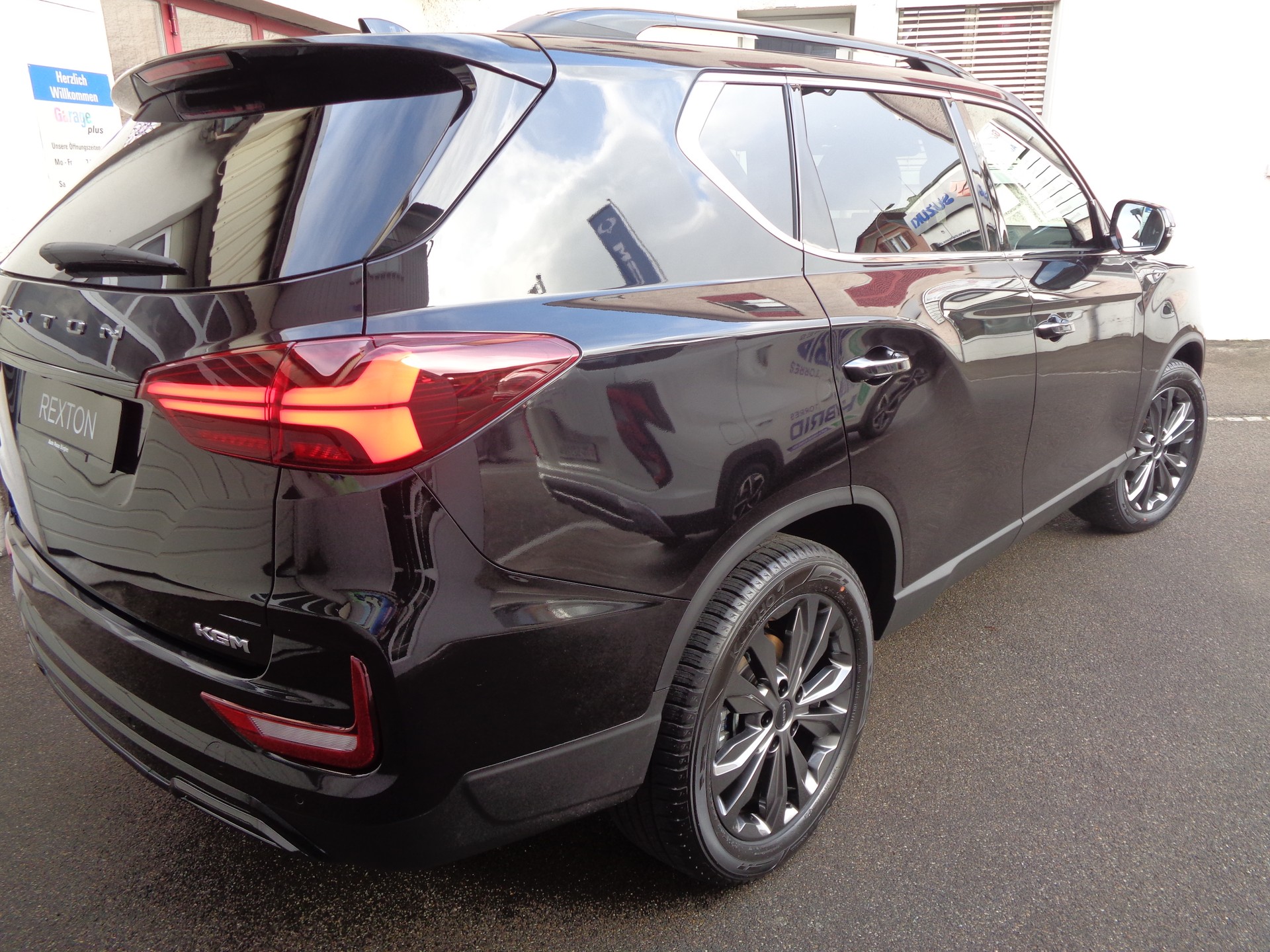 KGM-SsangYong Rexton 2.2 CRDi Blackline 4WD AT-image-3