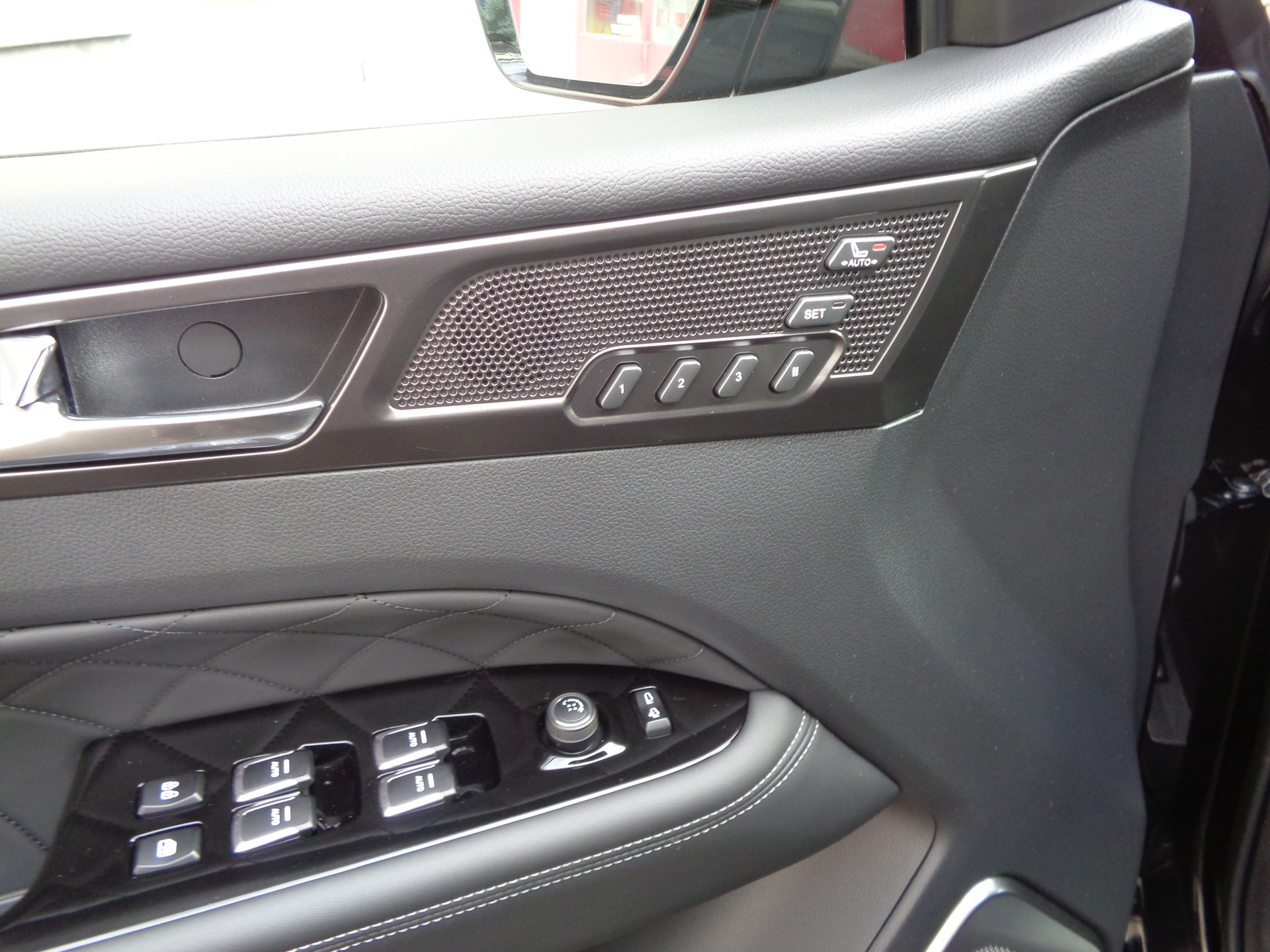 KGM-SsangYong Rexton 2.2 CRDi Blackline 4WD AT-image-12