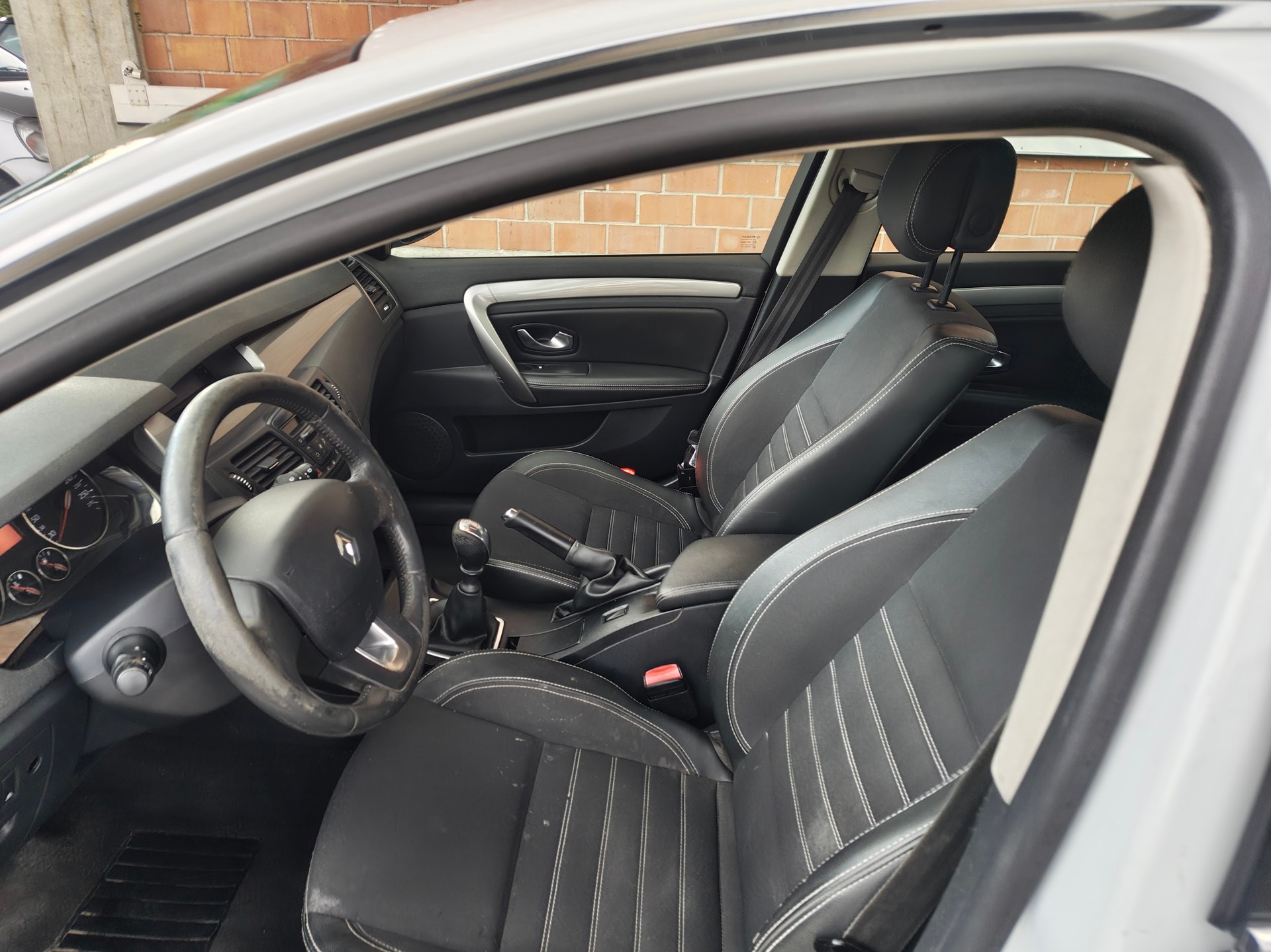 RENAULT Laguna Grandtour 1.5 dCi Expression-image-5
