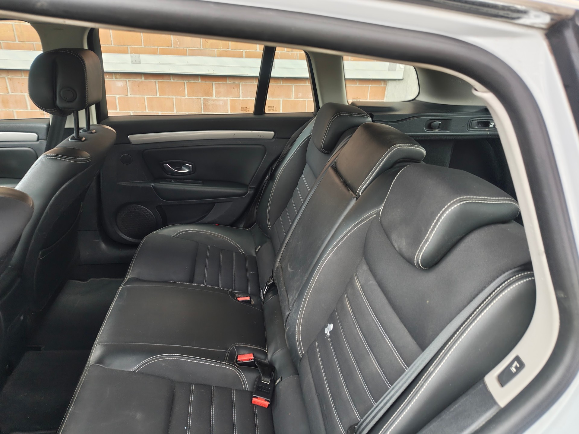 RENAULT Laguna Grandtour 1.5 dCi Expression-image-4