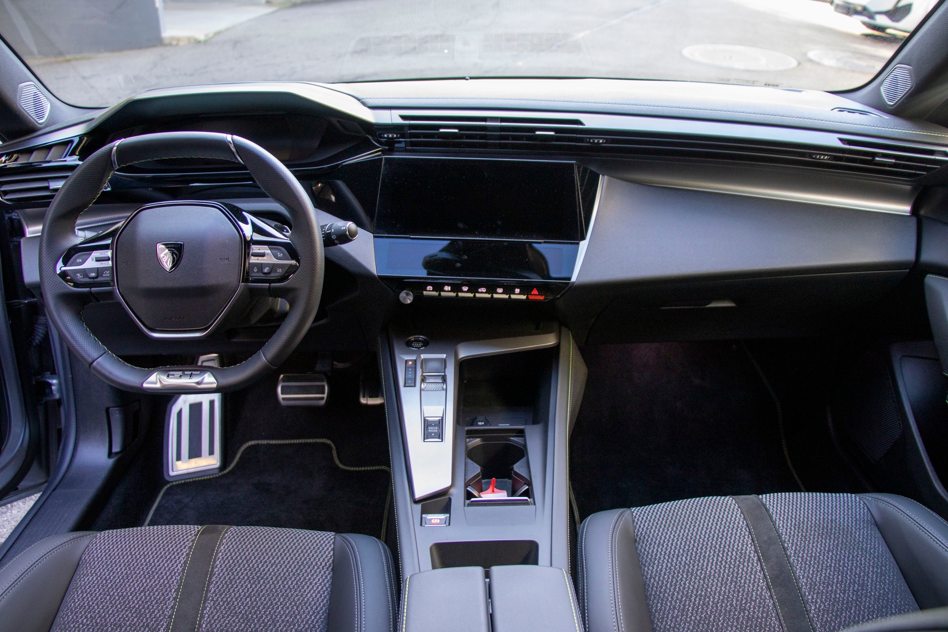 PEUGEOT 308 SW 1.6 PHEV 180 GT-image-6