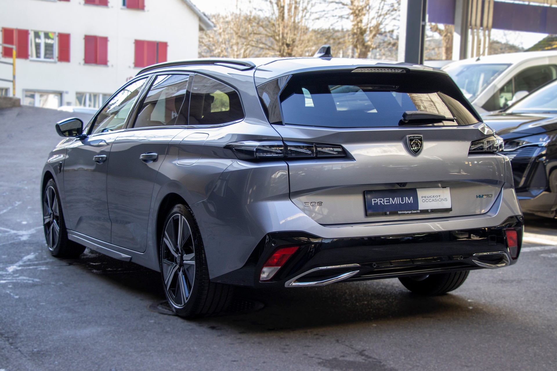 PEUGEOT 308 SW 1.6 PHEV 180 GT-showroom-element-1