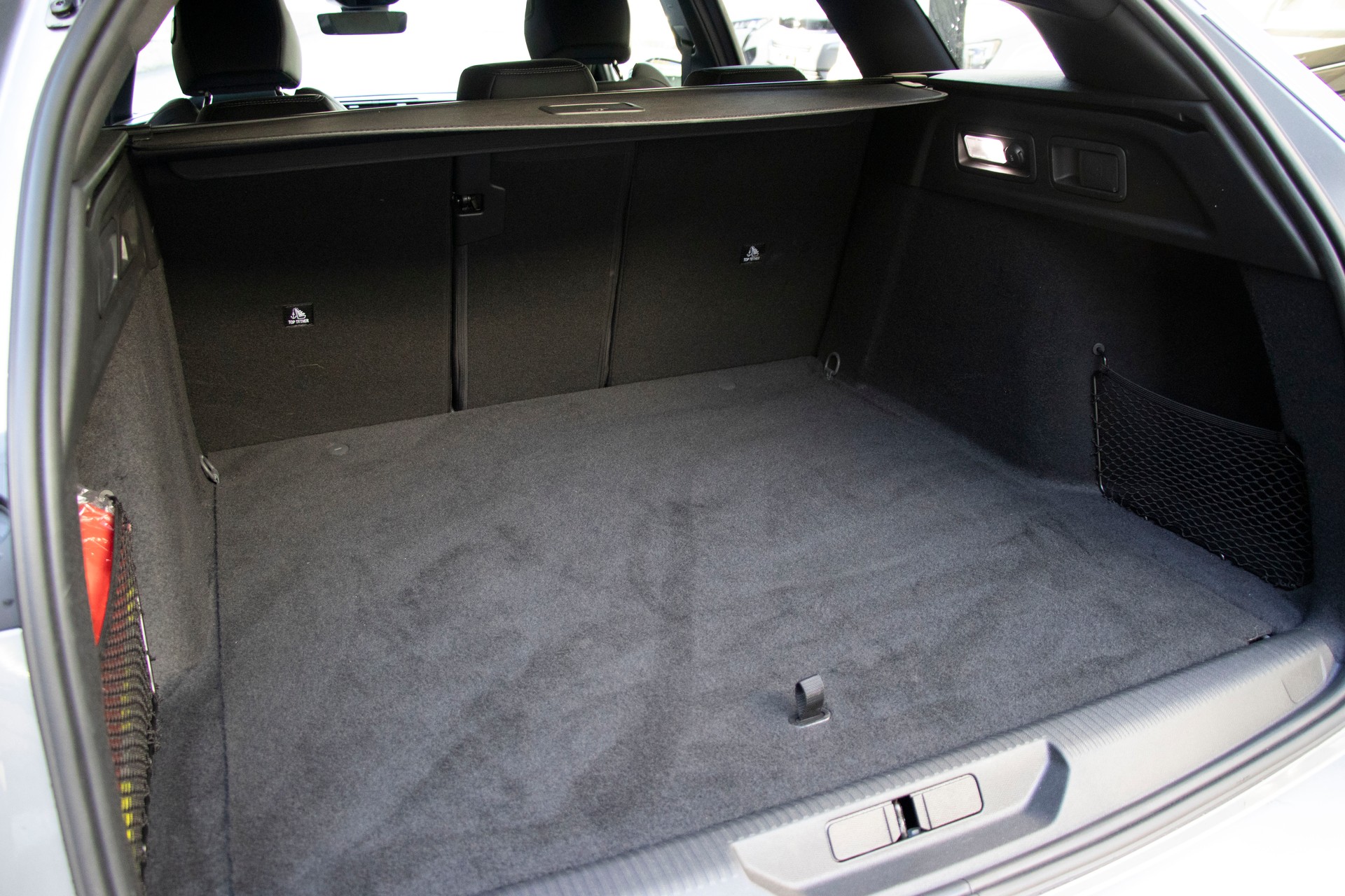 PEUGEOT 308 SW 1.6 PHEV 180 GT-image-12