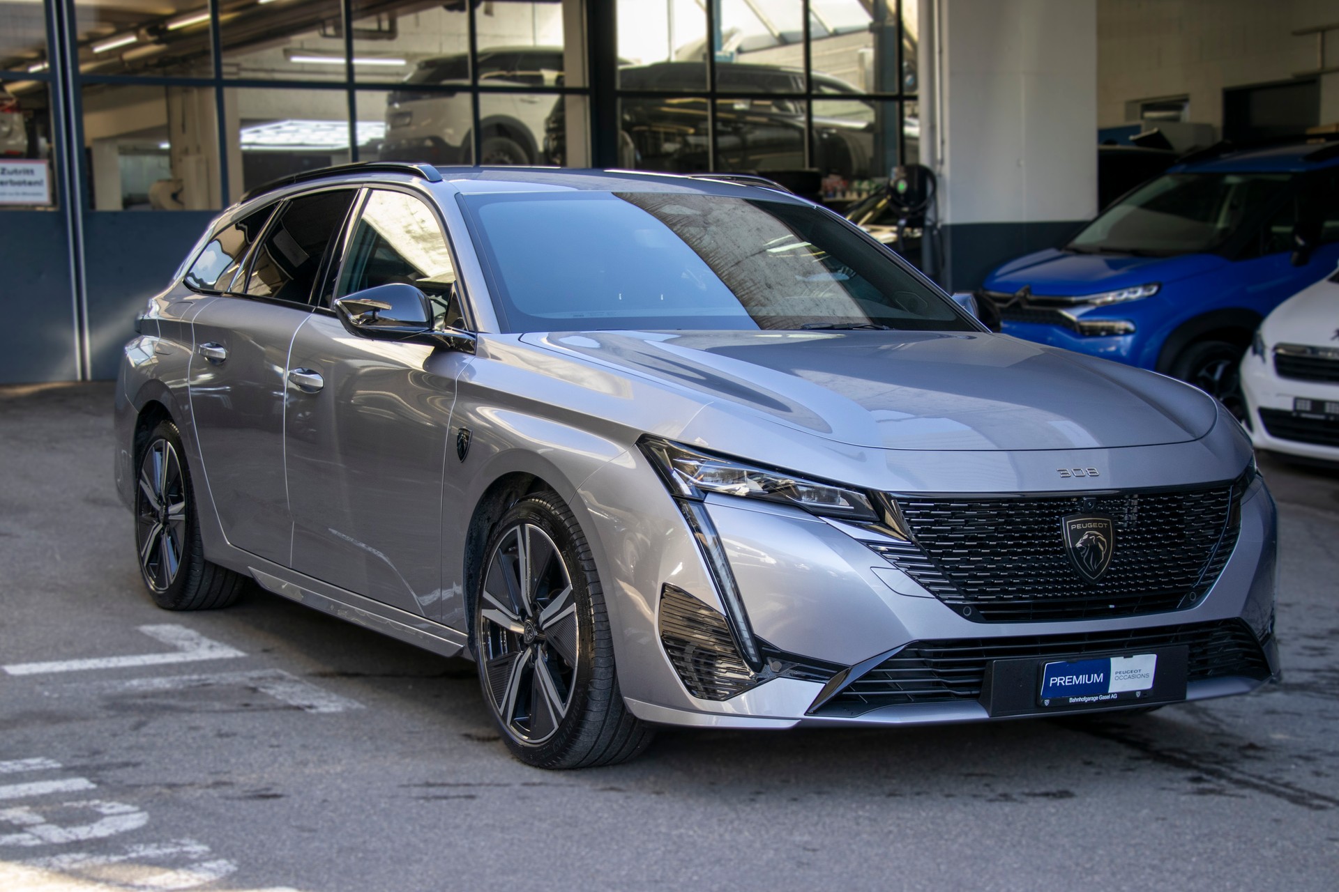 PEUGEOT 308 SW 1.6 PHEV 180 GT-showroom-element-3