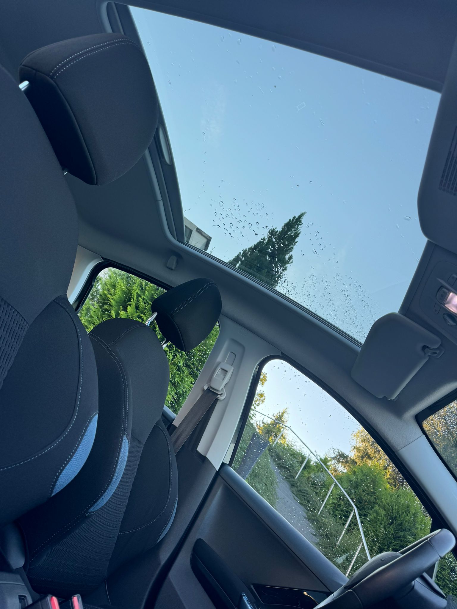 PEUGEOT 208 1.6 VTI Allure-image-8