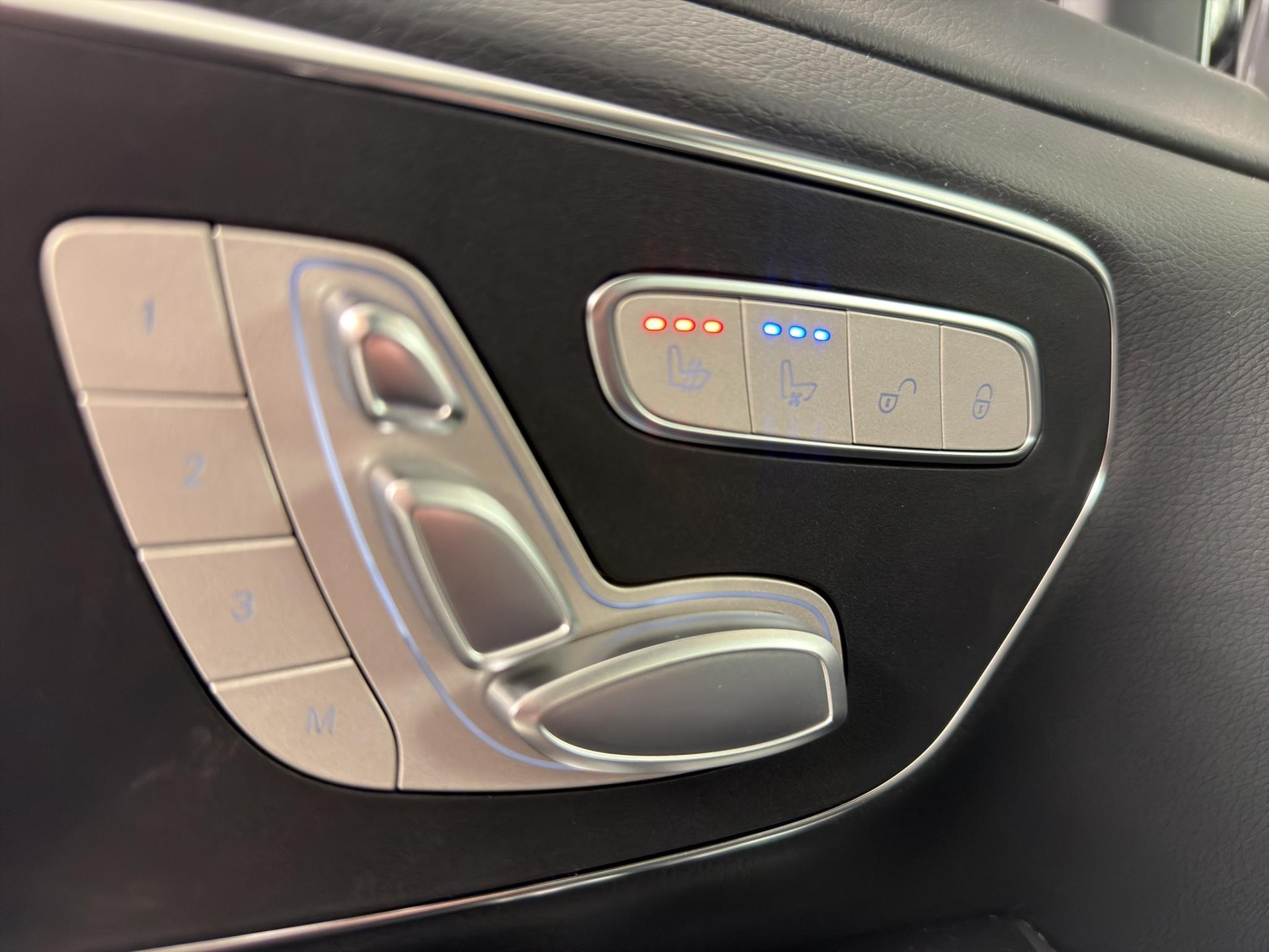 MERCEDES-BENZ V 300 d Exclusive extra lang Van-image-9