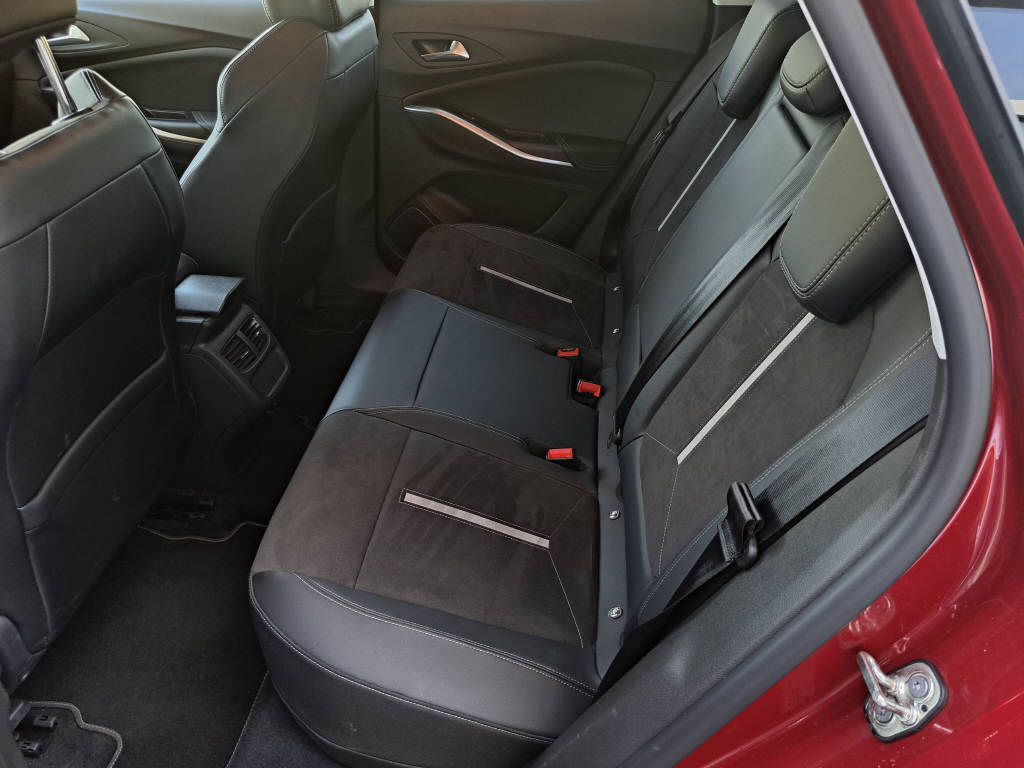 OPEL Grandland 1.6 T PHEV 300cv GSE 4x4 (crochet)-image-9