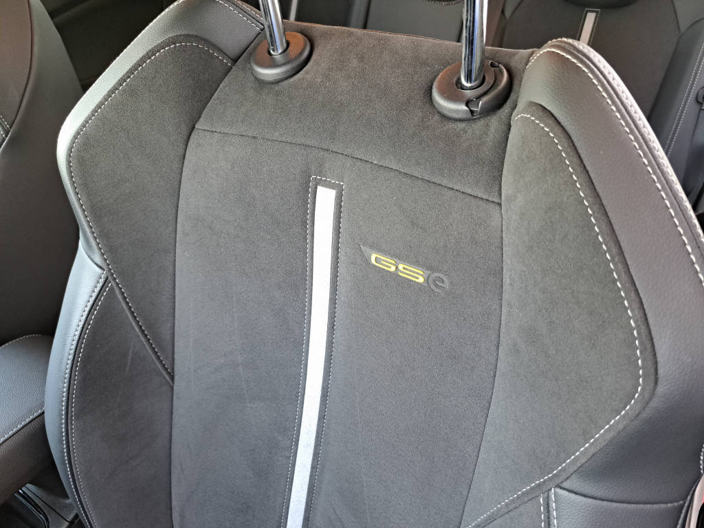 OPEL Grandland 1.6 T PHEV 300cv GSE 4x4 (crochet)-image-13