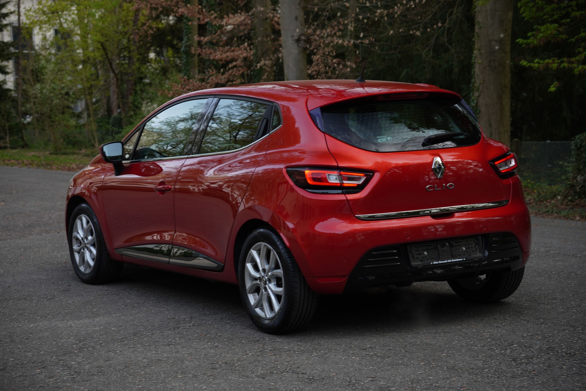 RENAULT Clio 1.2 16V T Intens-image-4