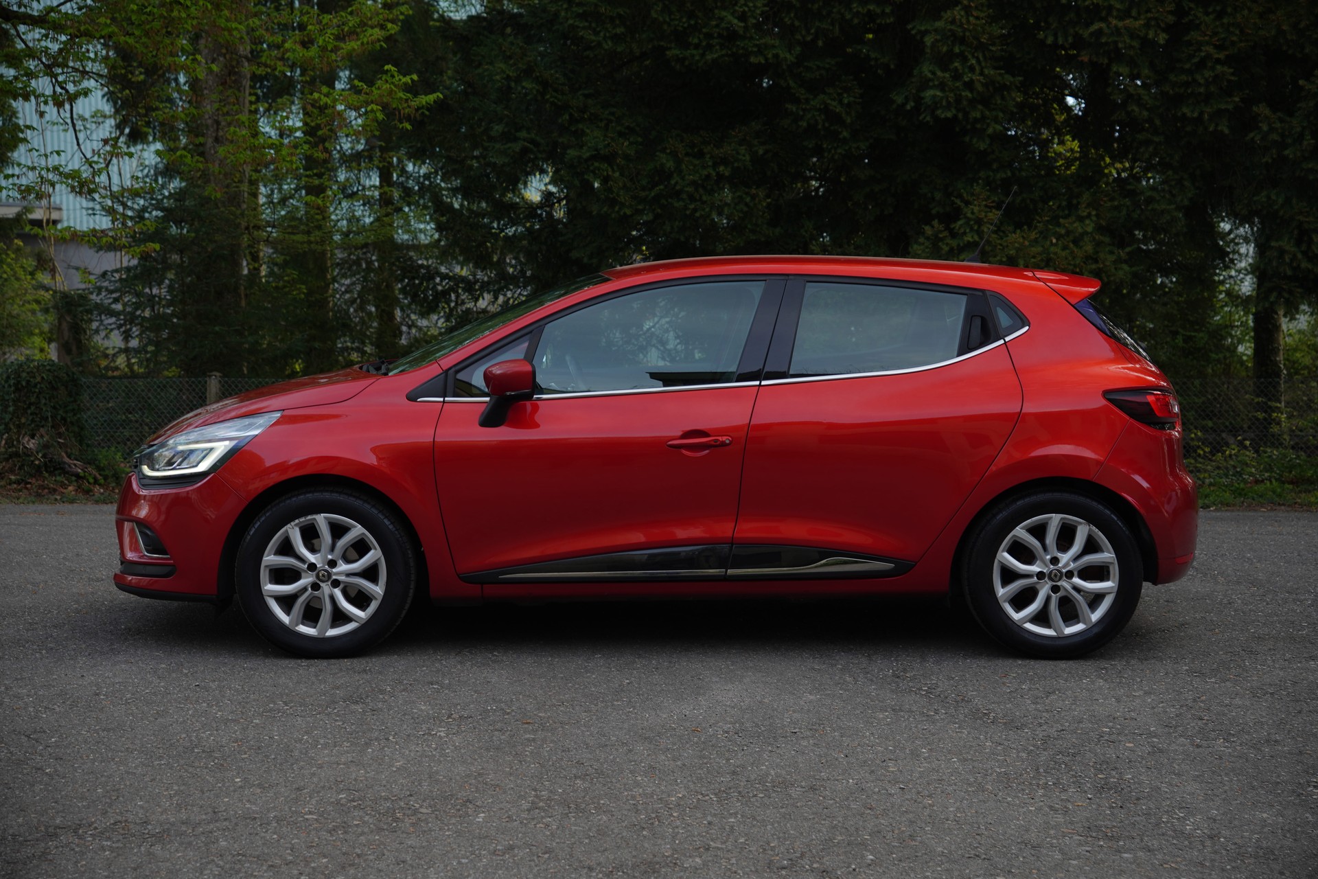 RENAULT Clio 1.2 16V T Intens-image-5