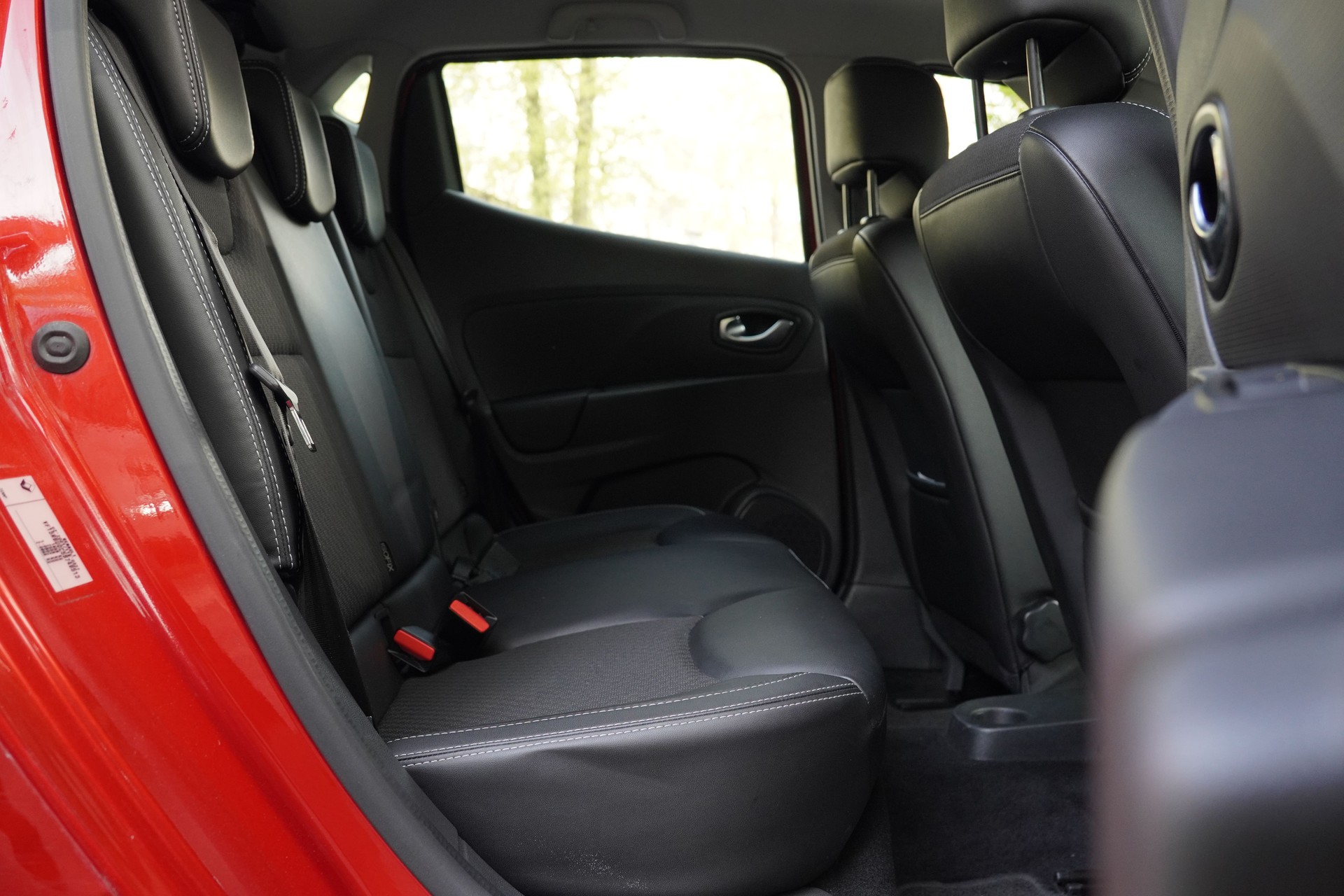 RENAULT Clio 1.2 16V T Intens-image-22