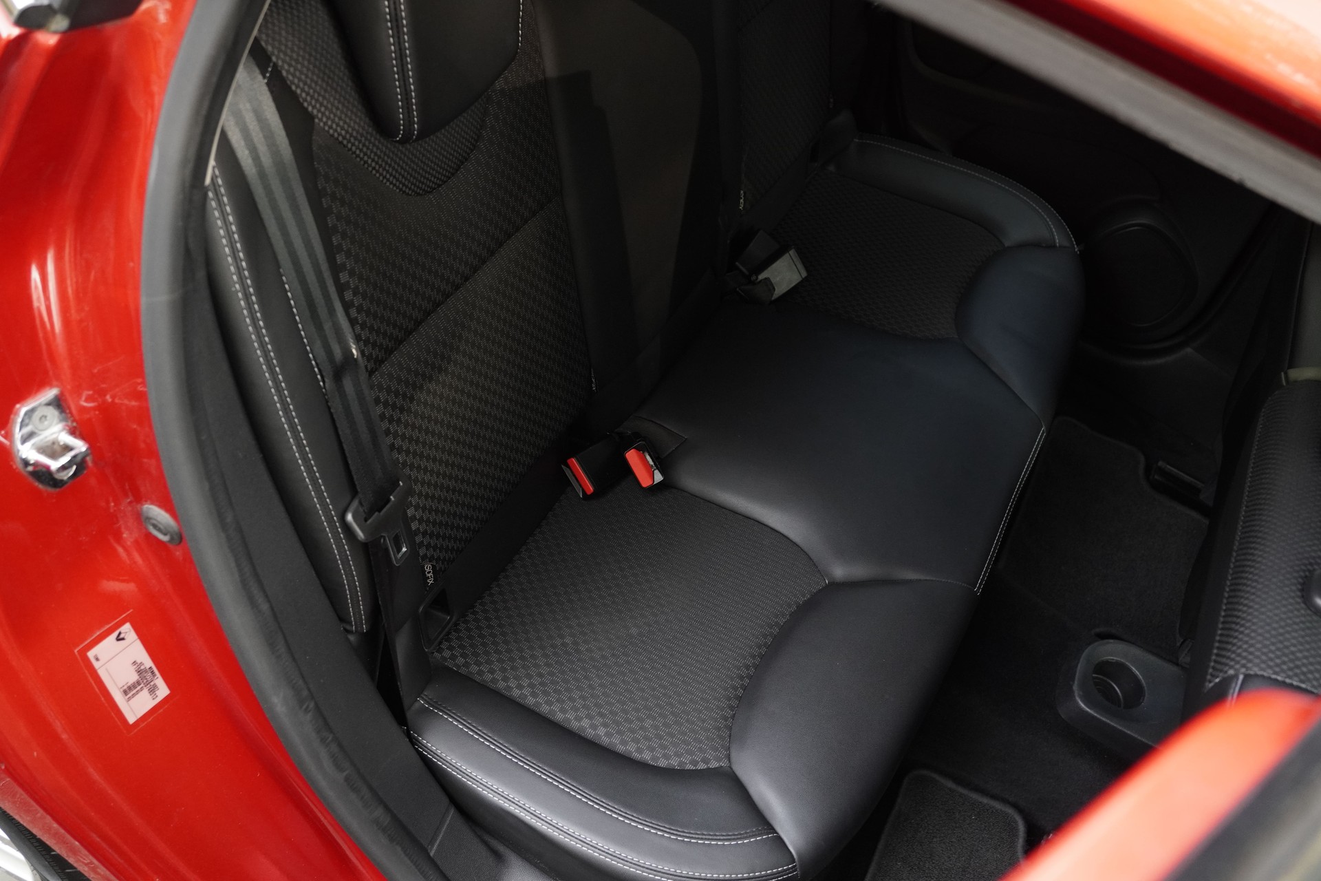 RENAULT Clio 1.2 16V T Intens-image-23