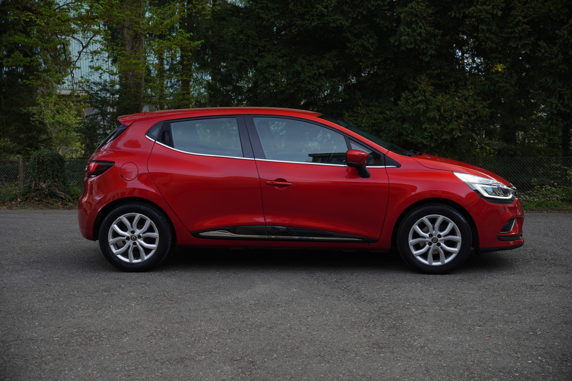 RENAULT Clio 1.2 16V T Intens-showroom-element-1